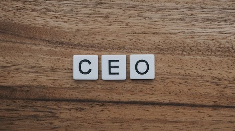 ceo-escrito-con-letras-scrabble