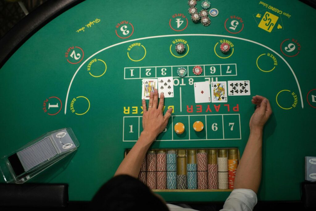Real Baccarat with Holly — Juega 100% gratis en modo demo 1 Baccarat