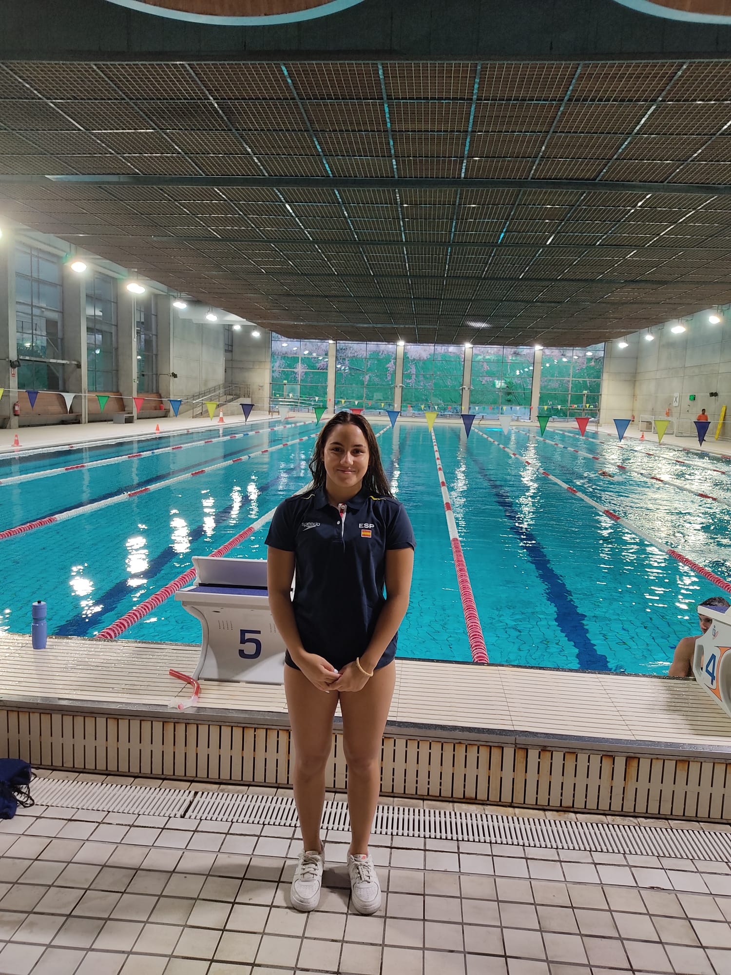 María Ramos brilla en su debut individual en la NCAA: un paso adelante para la natación española