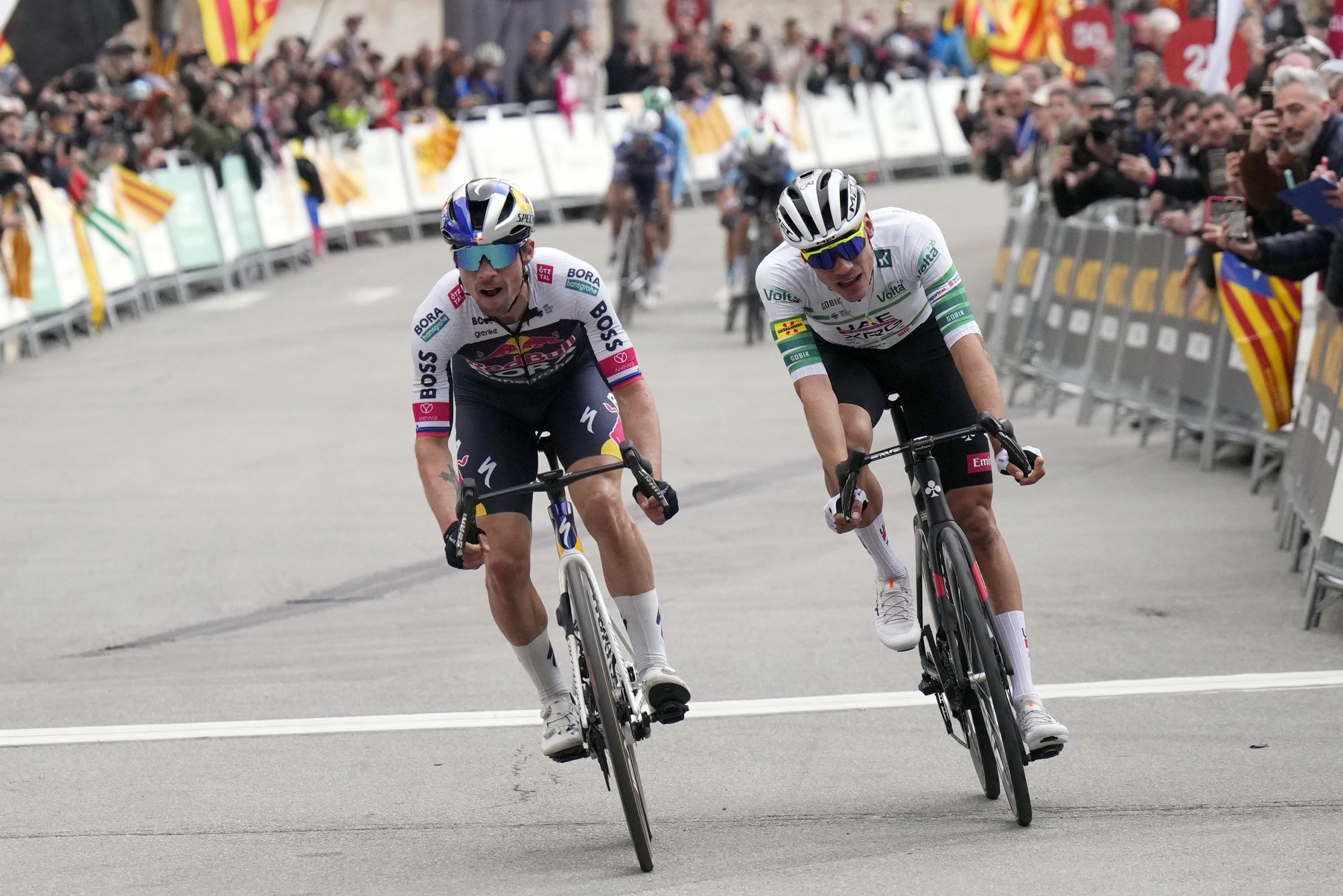El País Vasco se Prepara para un Duelo de Titanes: Roglic, Ayuso y Del Toro, Protagonistas de la Itzulia 2026