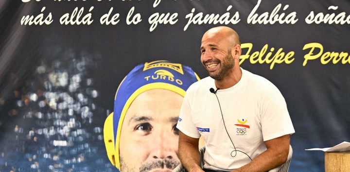 Barceloneta Conquista el Liderato en un Duelo Épico y Retira el '10' de una Leyenda Barceloneta Conquista el Liderato en un Duelo Épico y Retira el '10' de una Leyenda