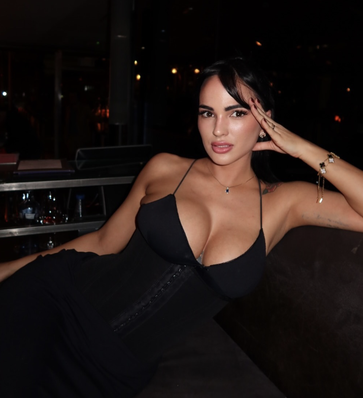 Claudia Bavel: La Estrategia de Seducción de la Estrella del Cine para Adultos y su Debilidad por los Reguetoneros