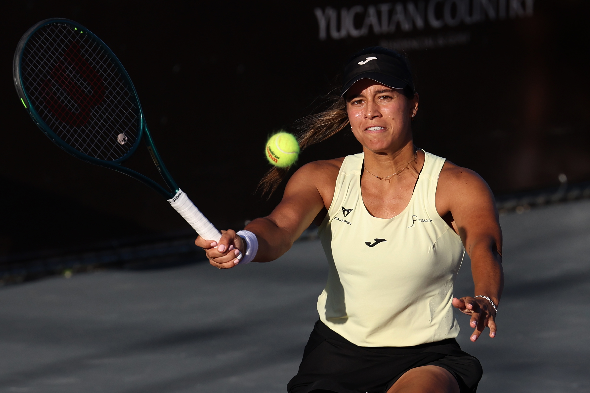 Jessica Bouzas se despide temprano en Miami tras intensa batalla contra Katie Boulter