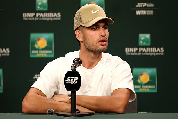 Alcaraz brilla en Miami: una victoria que reafirma su dominio en el tenis mundial