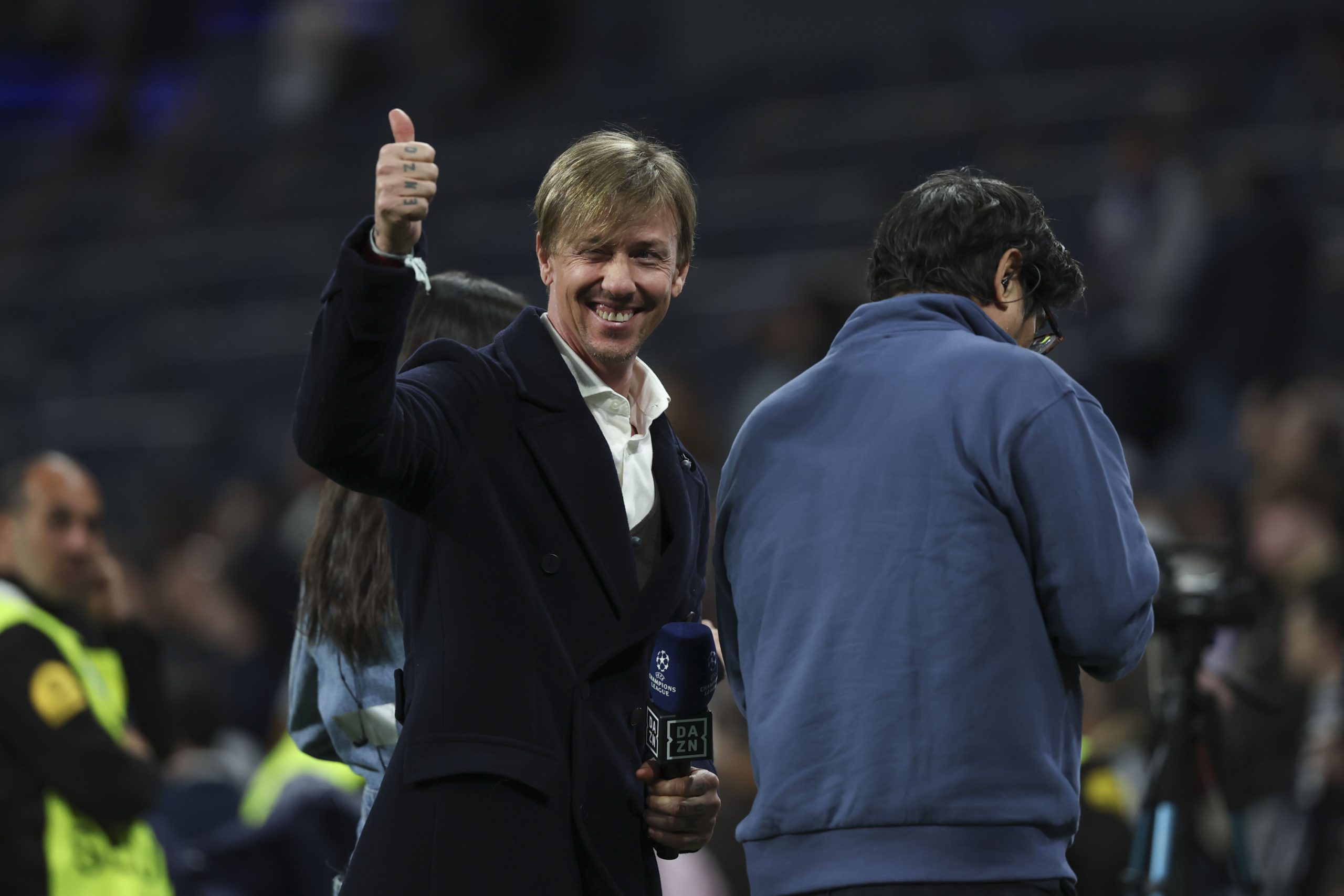Guti y Raúl García: Las leyendas del fútbol español se preparan para el gran derbi en el Bernabéu Guti y Raúl García: Las leyendas del fútbol español se preparan para el gran derbi en el Bernabéu