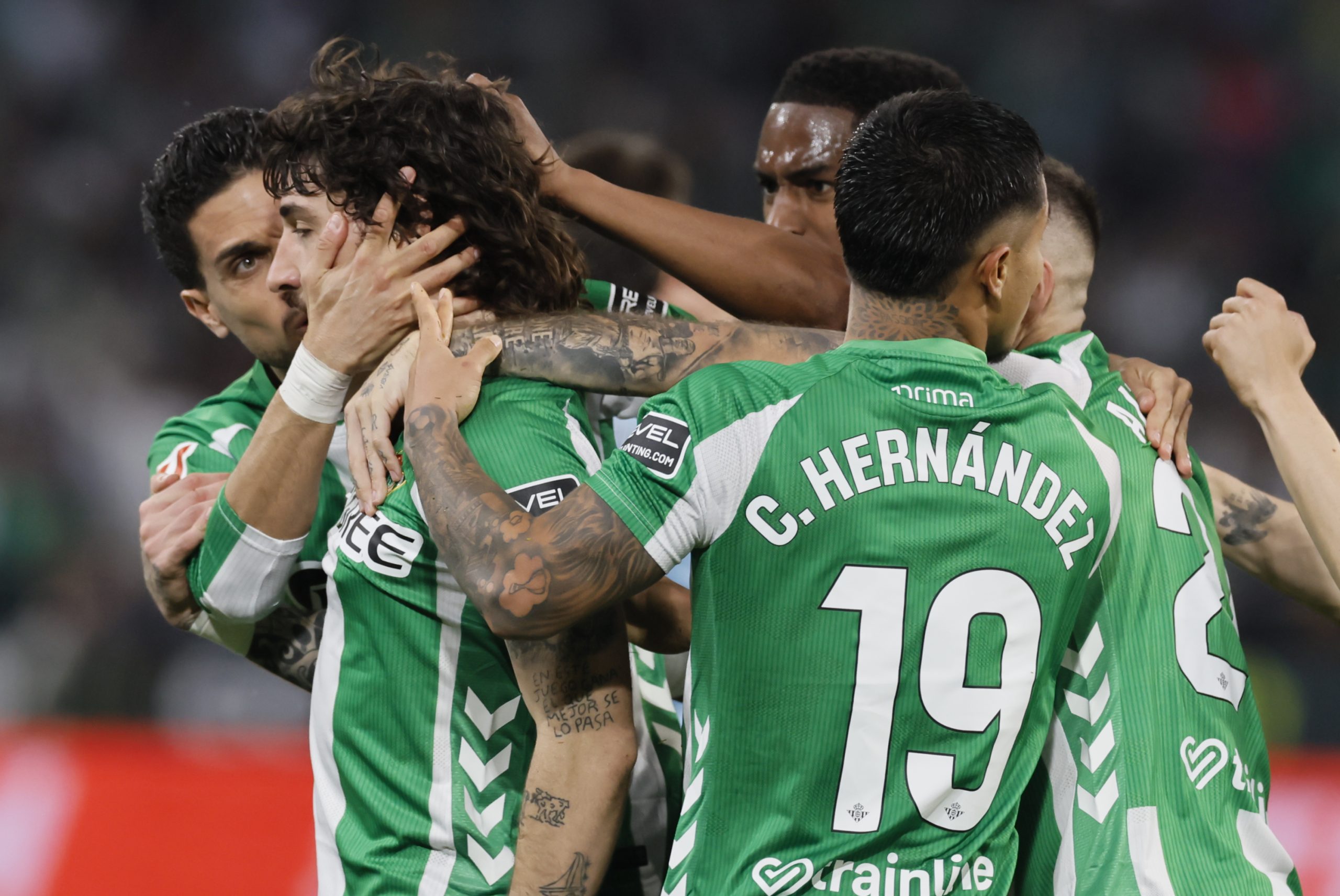 ¡Batalla Épica en La Cartuja! Betis Busca la Remontada Europea Contra un Panathinaikos Táctico