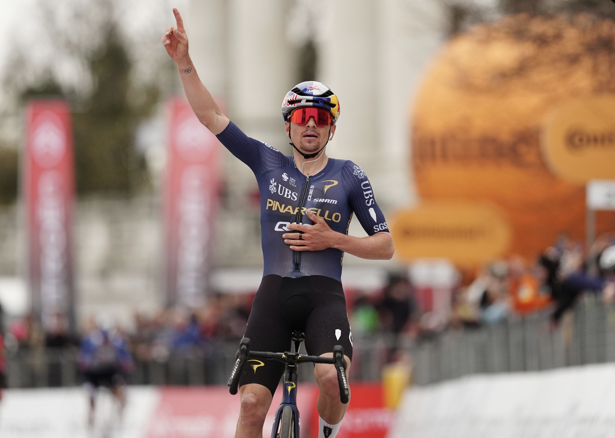 Thomas Pidcock conquista la 106ª edición de la Milán-Turín en un emocionante final