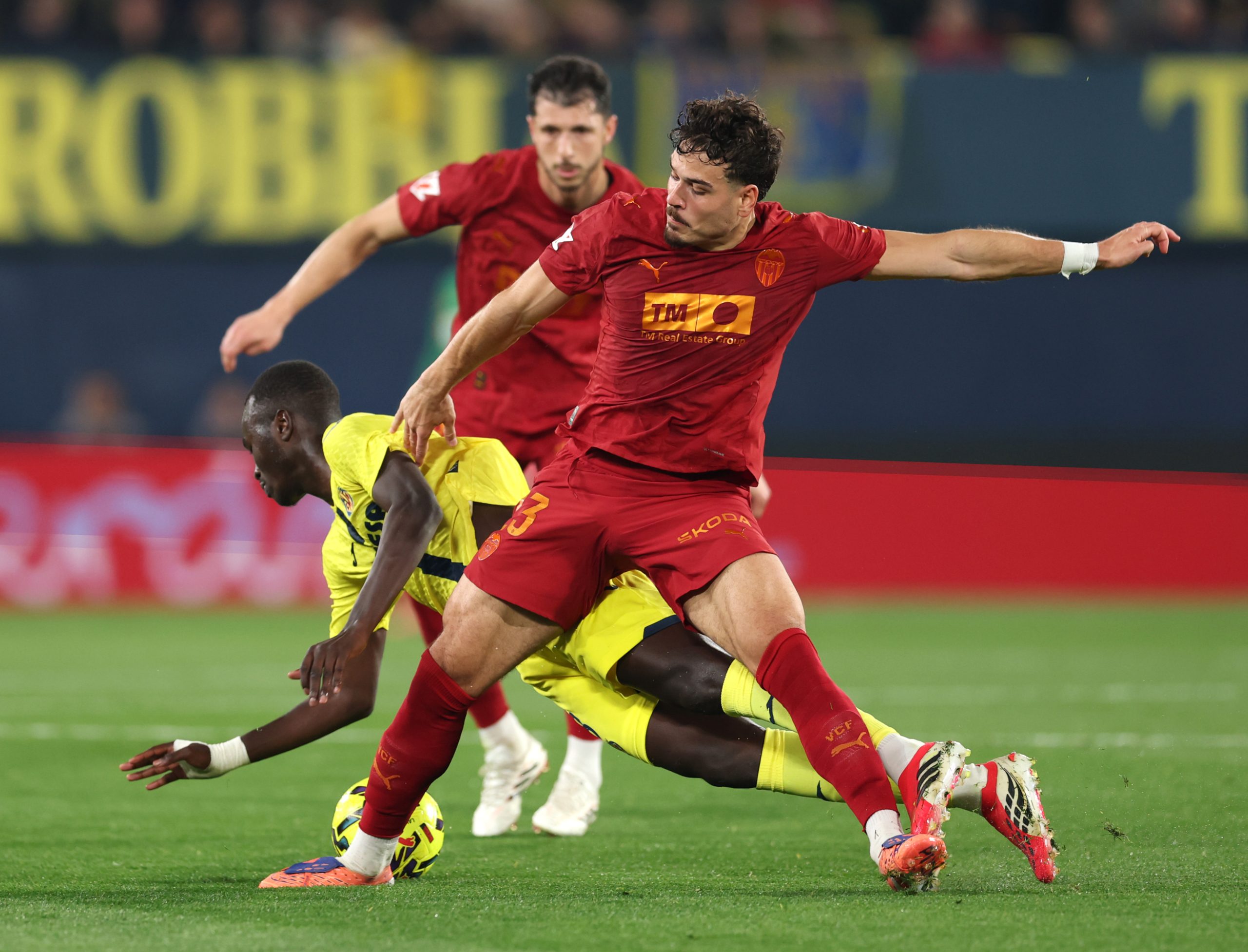 El Valencia se debilita: Dos bajas cruciales para el choque contra el Sevilla El Valencia se debilita: Dos bajas cruciales para el choque contra el Sevilla