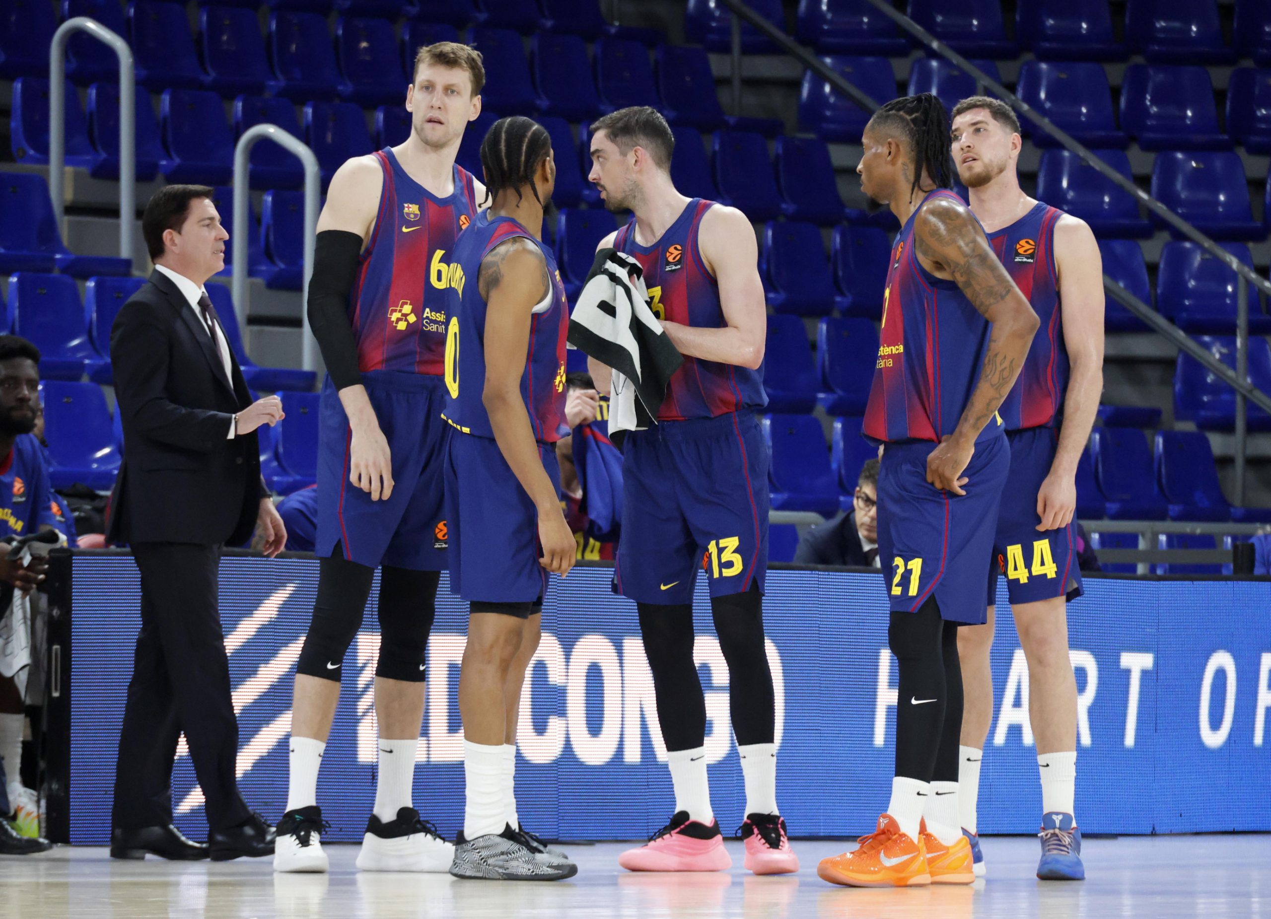 ¡El Palau se enciende! Barça Basket busca redimirse ante un Anadolu Efes necesitado ¡El Palau se enciende! Barça Basket busca redimirse ante un Anadolu Efes necesitado