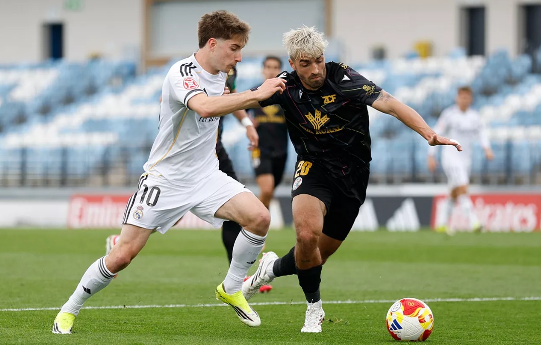 El Castilla se deja remontar un 2-0 ante el Zamora en un final de infarto y sale del playoff