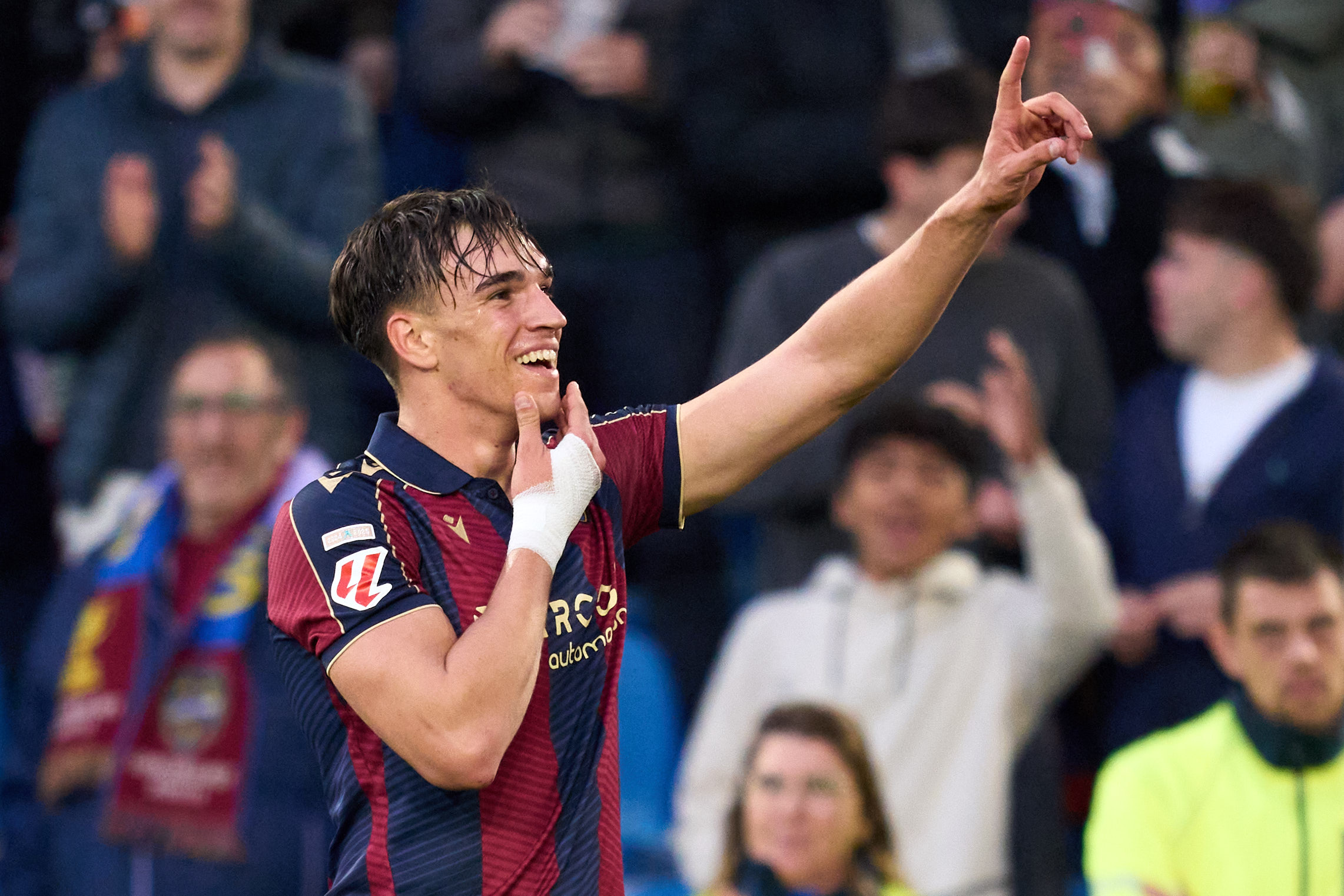 ¡Estrella emergente en el Ciutat! Carlos Espí rompe récords y hace historia en el Levante