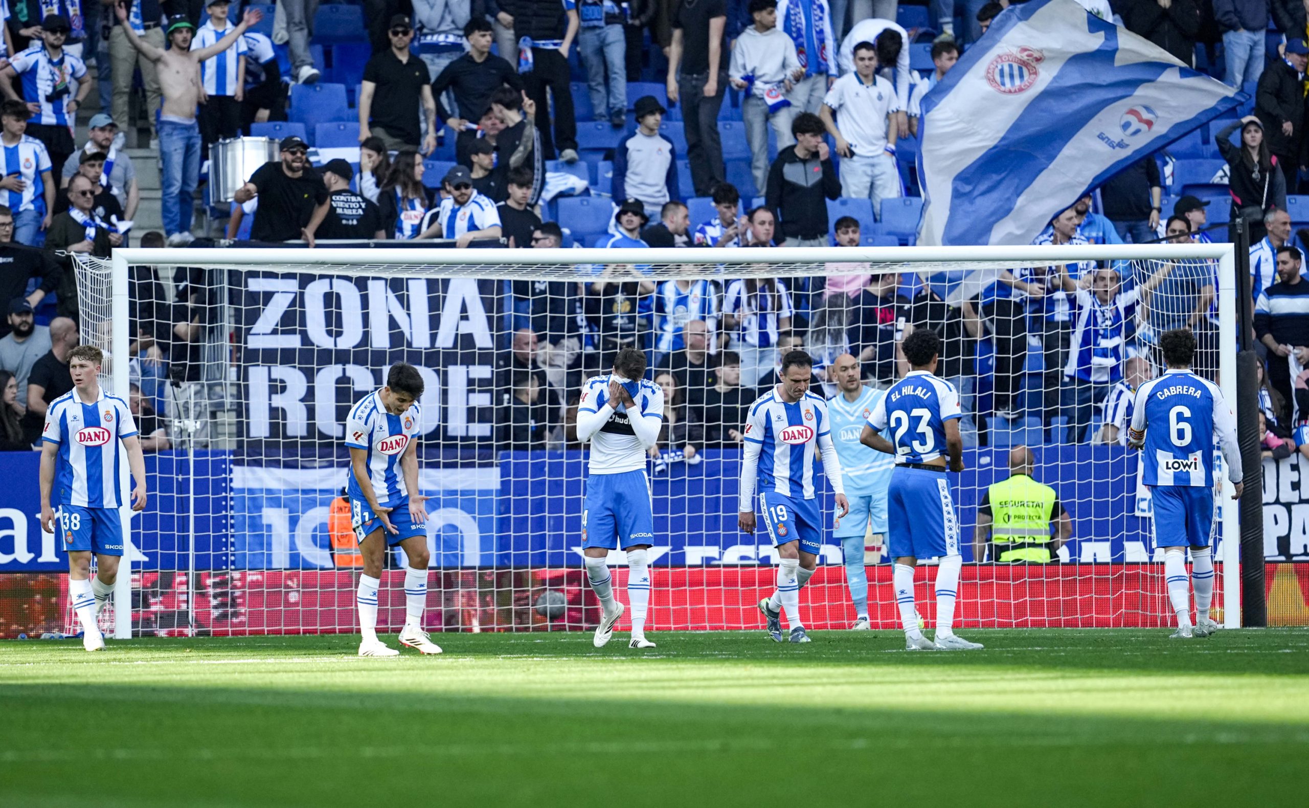 El Espanyol: De la Gloria Europea a la Lucha por la Supervivencia en Tres Meses El Espanyol: De la Gloria Europea a la Lucha por la Supervivencia en Tres Meses