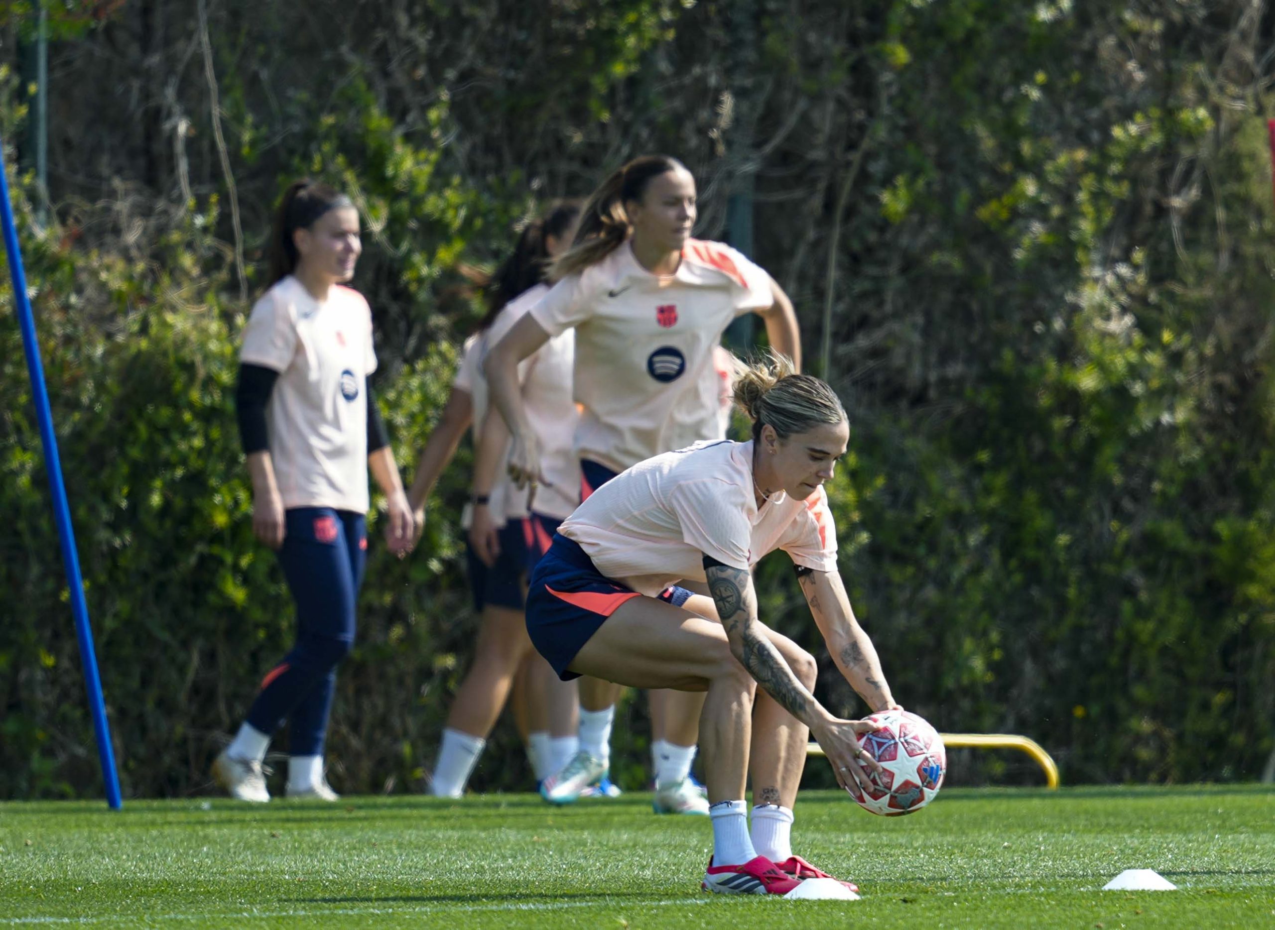 El Clásico que Define el Futuro: Barcelona y Madrid se Enfrentan en la Champions