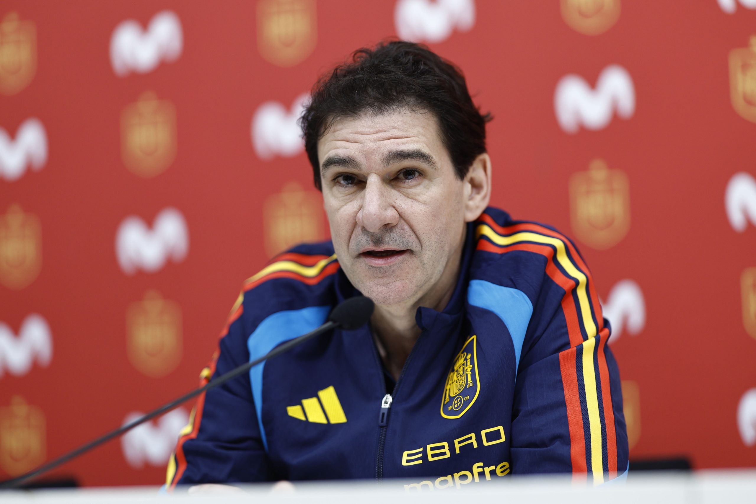 Thiago Pitarch y Cristhian Mosquera: Compromiso y Pasión por la Roja Thiago Pitarch y Cristhian Mosquera: Compromiso y Pasión por la Roja