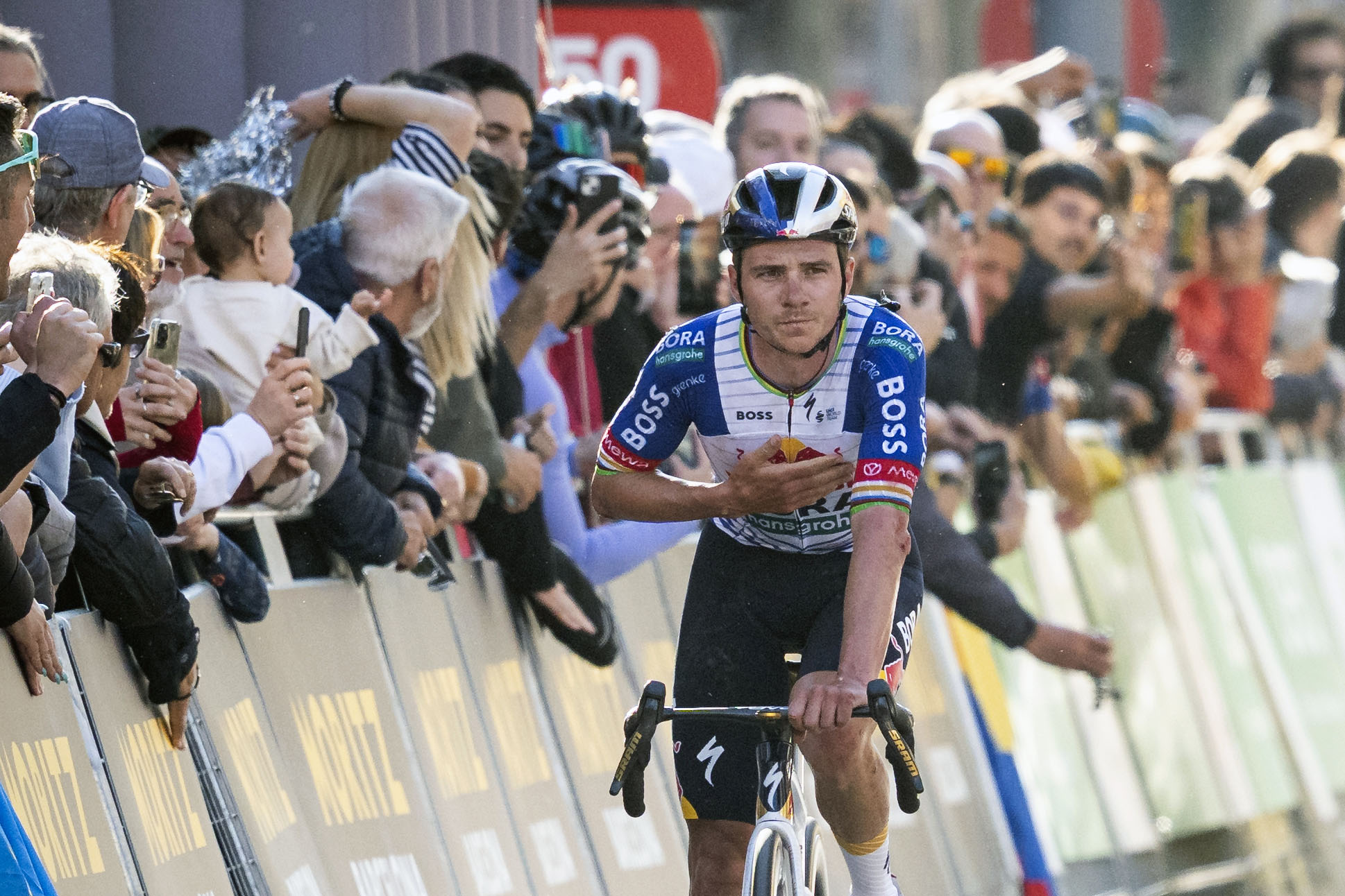 La Cuarta Etapa de la Volta a Catalunya: Un Desafío en el Camino Hacia la Montaña