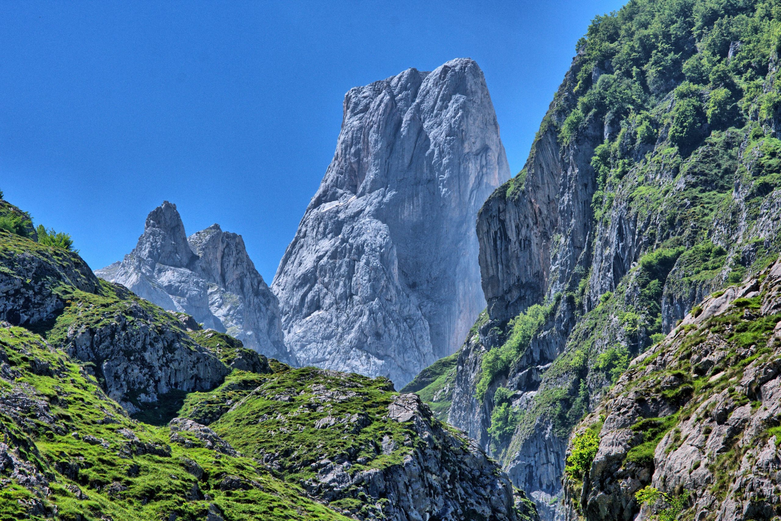 Picos de Europa: La Sorprendente Calma Sísmica de un Gigante Geológico