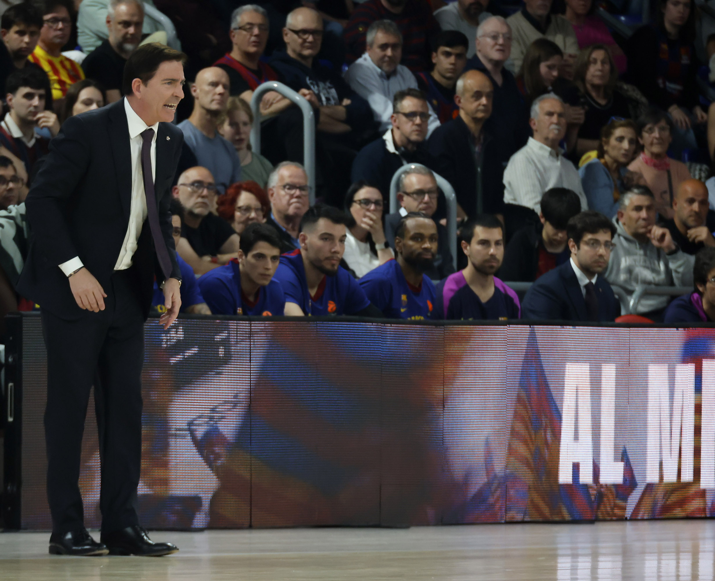 Xavi Pascual's Barça Resurges: Exciting Victory at the Palau Blaugrana