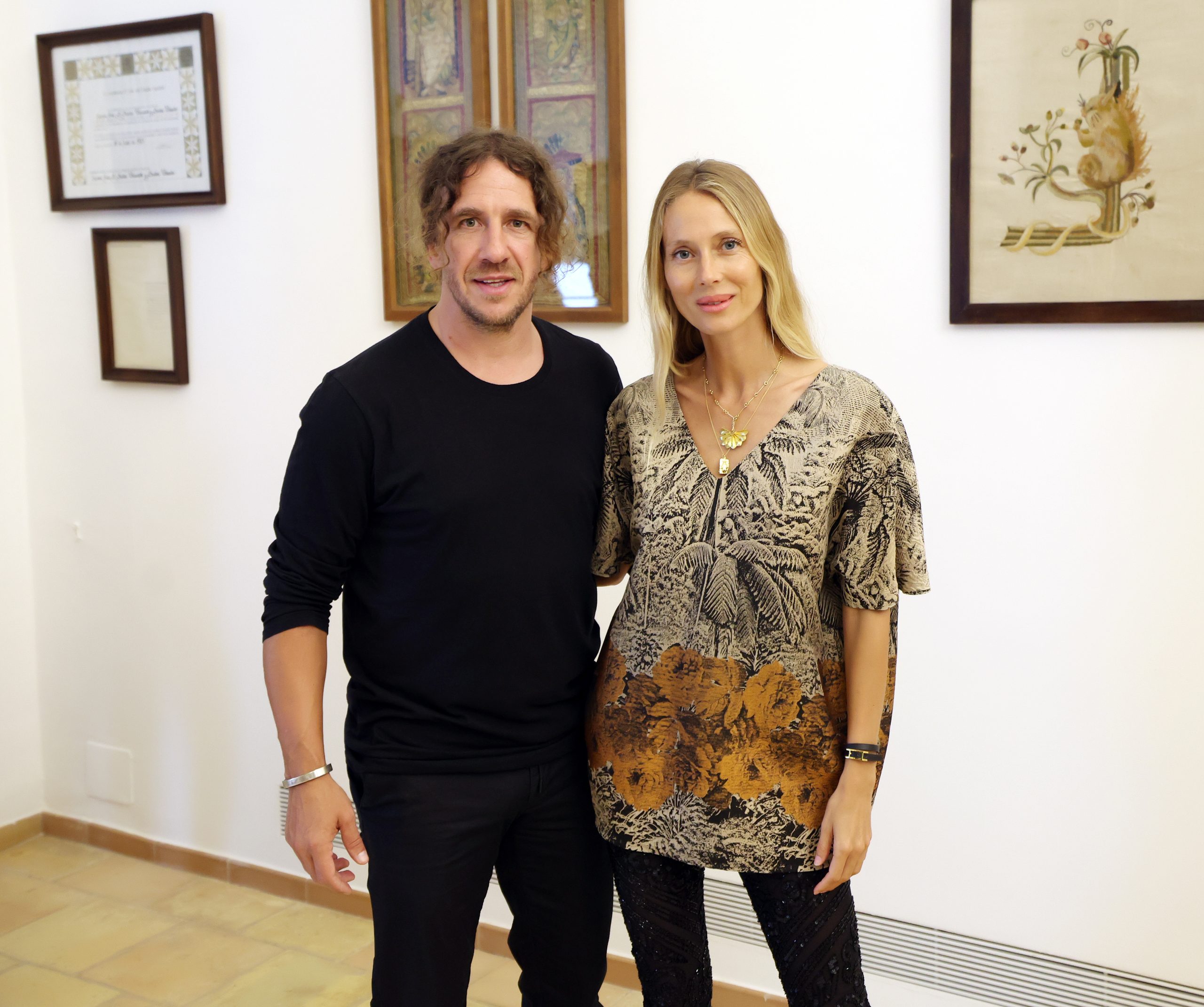 Puyol y Vanesa Lorenzo: La historia de amor que desafía las convenciones y celebra una década de discreción
