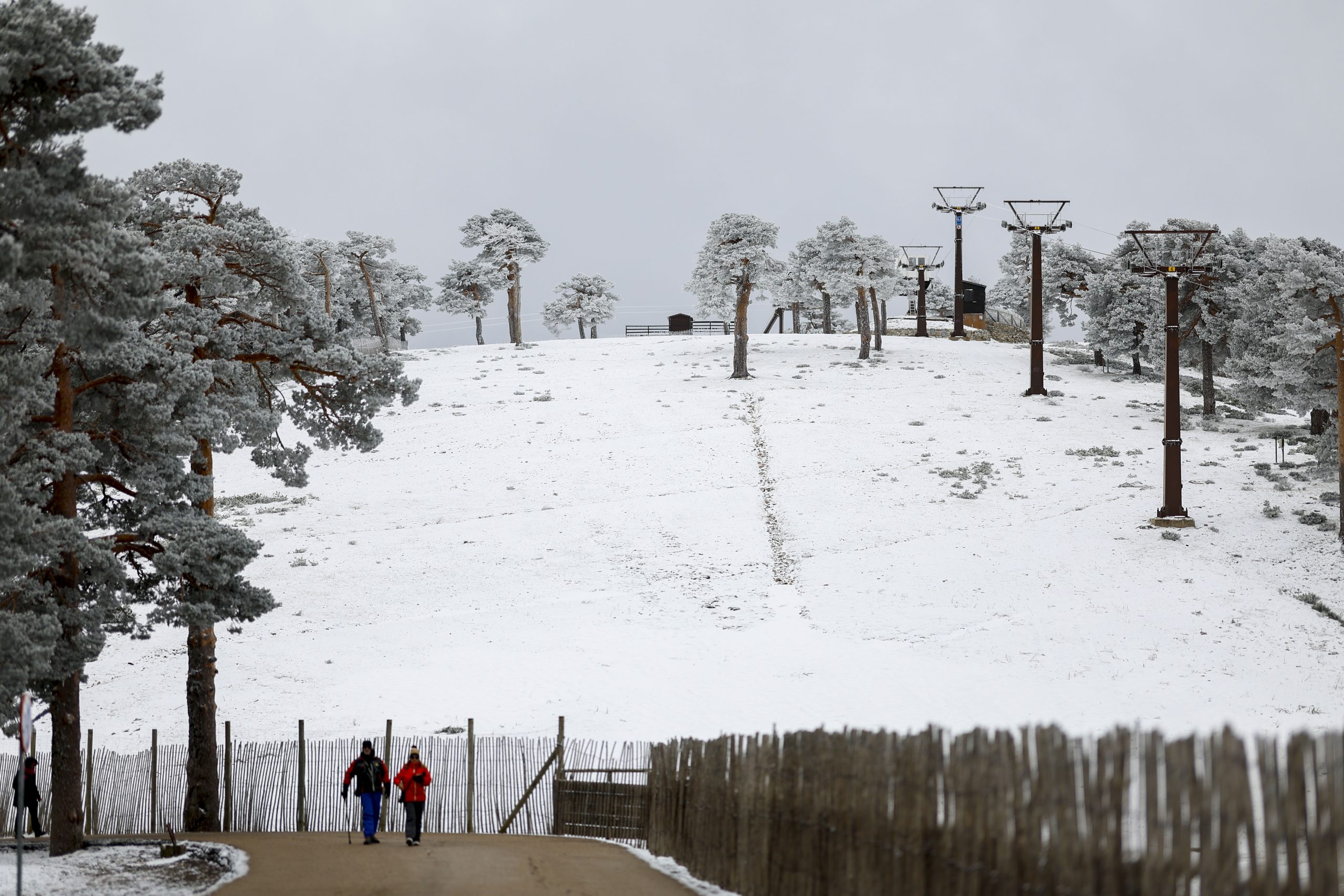 Navacerrada se reinventa: ¿Adiós a la nieve, hola al esquí sintético todo el año?