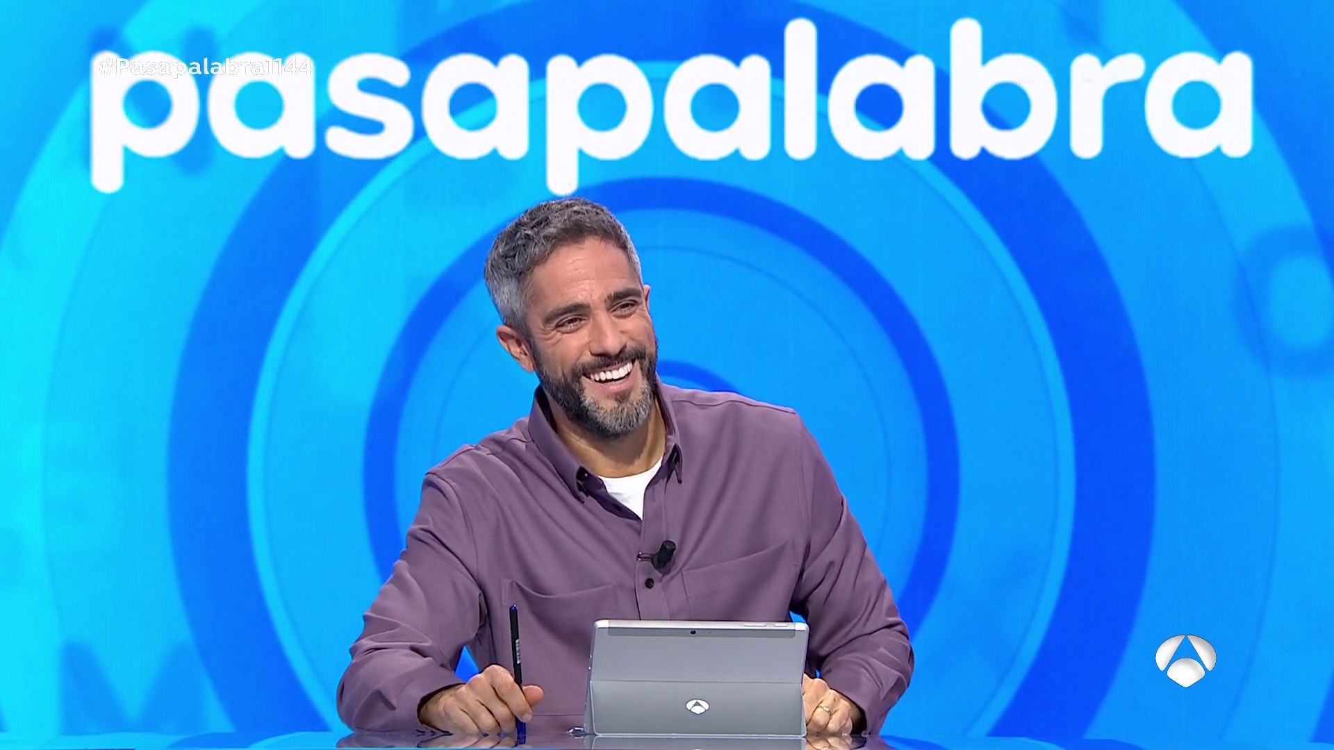 An actor confuses the role of a contestant in 'Pasapalabra' and unleashes laughter on the set An actor confuses the role of a contestant in 'Pasapalabra' and unleashes laughter on the set