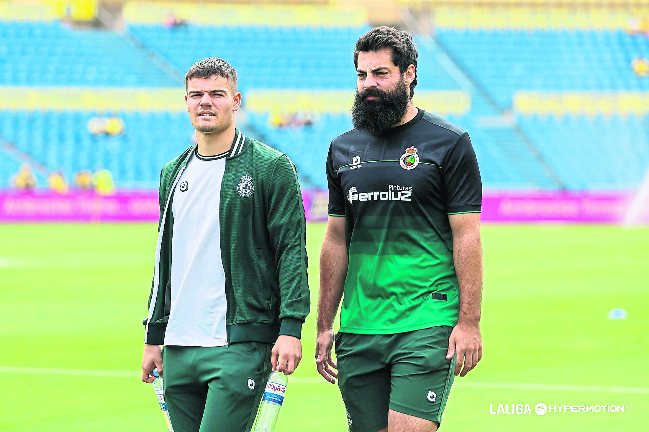 Asier Villalibre pide calma a la afición del Racing: 