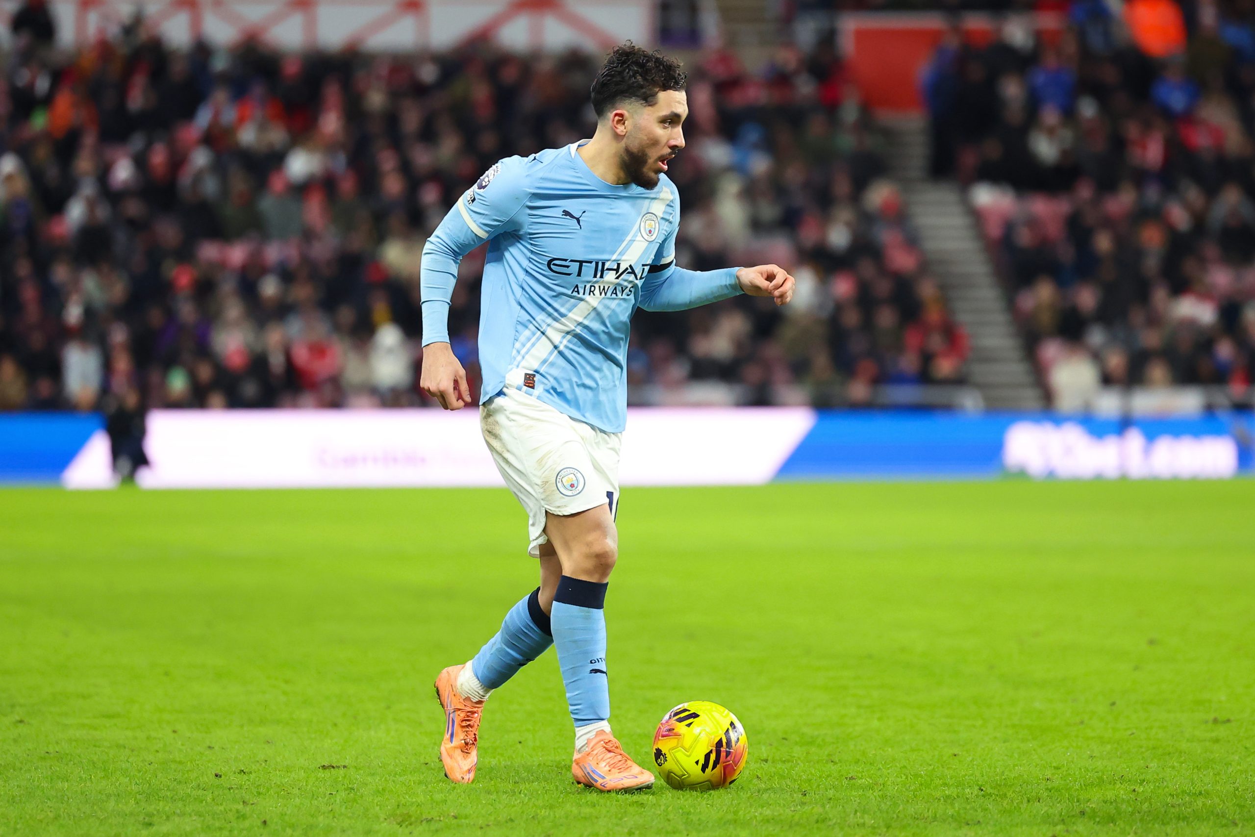 El Fenómeno Cherki: Rayan Brilla en el Manchester City y Su Hermano Eden Asoma en la Cantera del Lyon