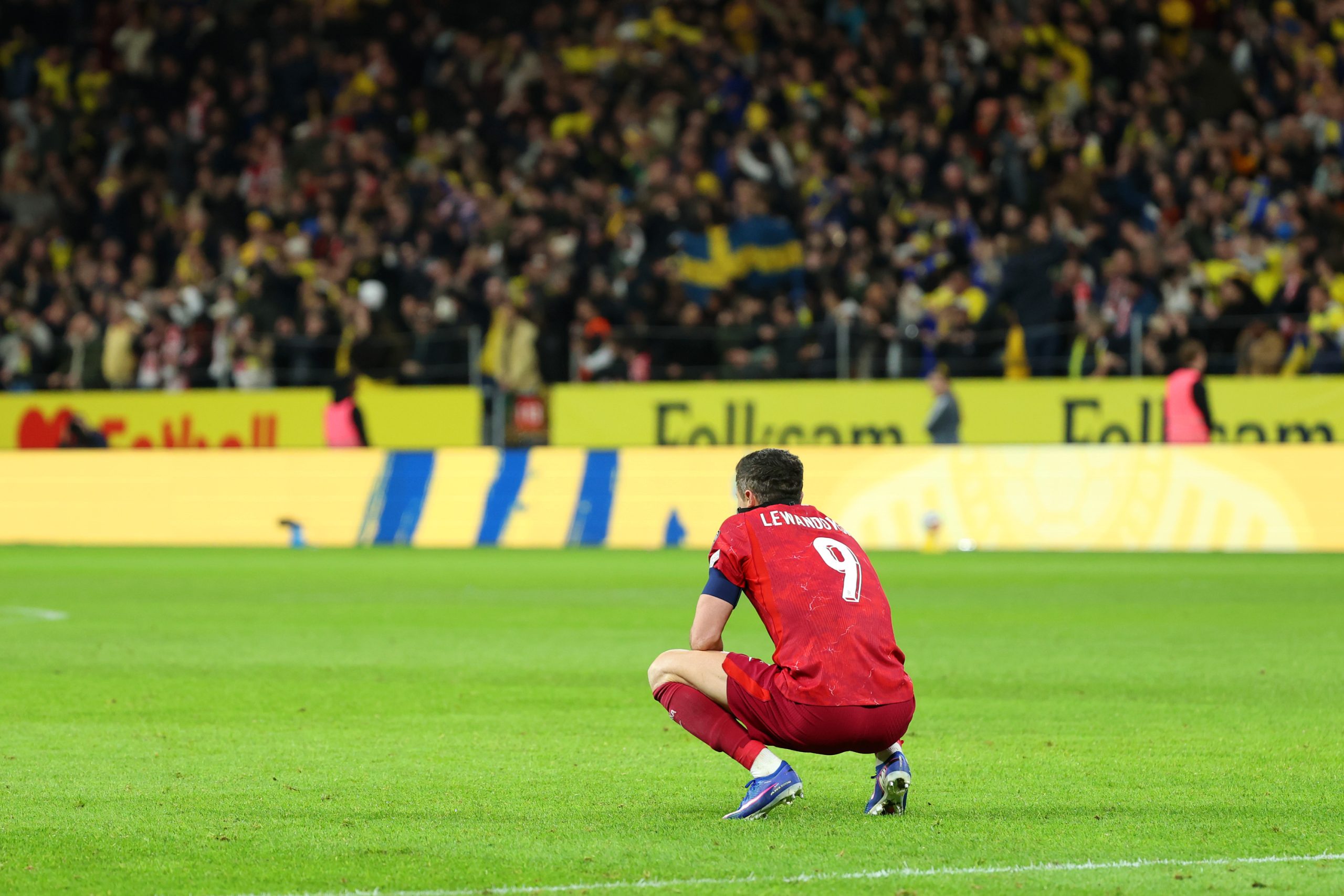 Tears in Stockholm: Lewandowski says goodbye to the 2026 World Cup