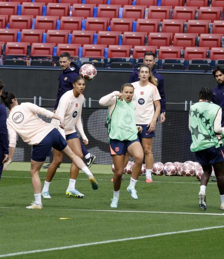El Clásico Femenino: ¡Duelo de Titanes por la Champions en el Camp Nou!