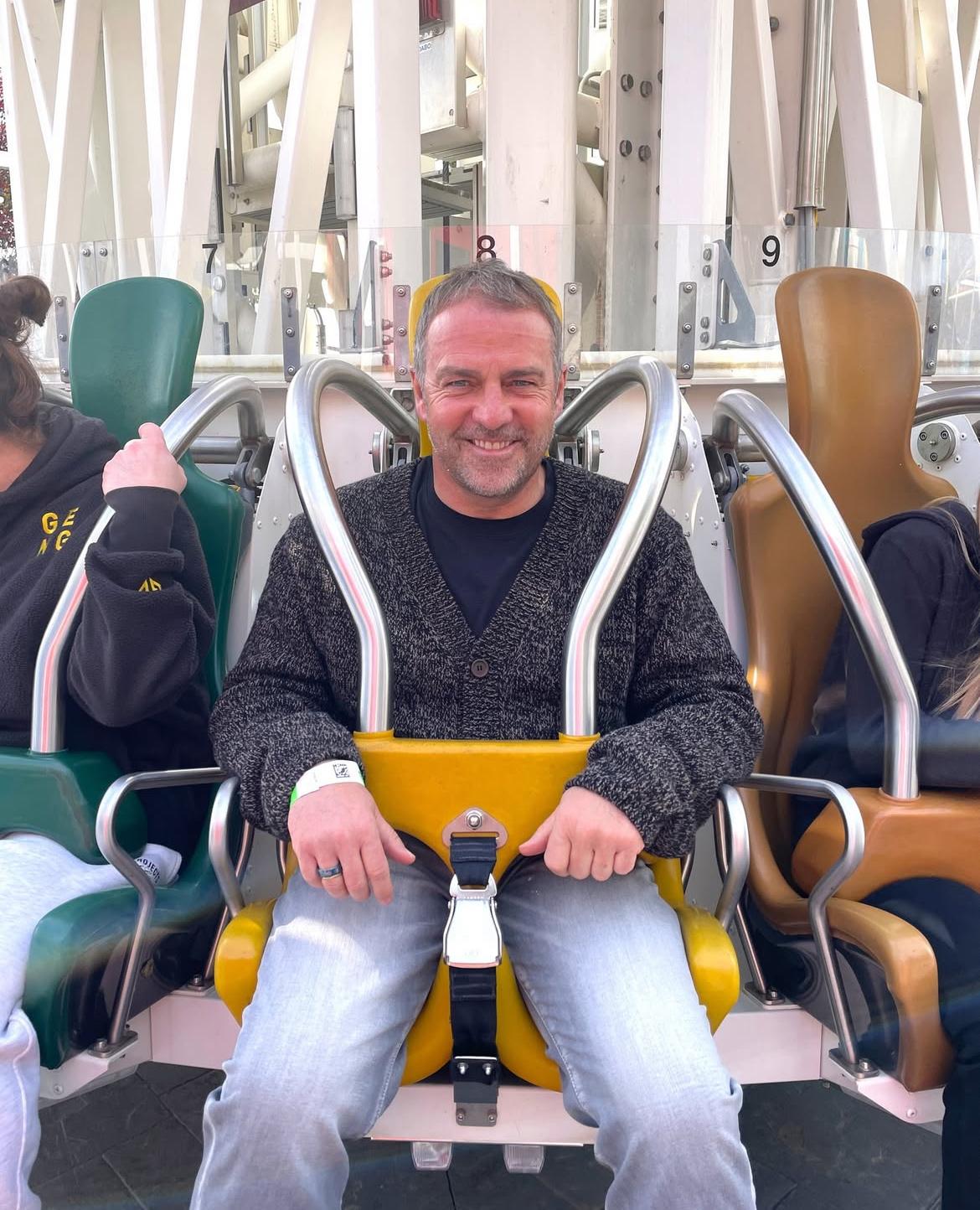 Flick, between the top of Tibidabo and the top of football: The Barça coach relaxes before the Blaugrana 'Tourmalet'