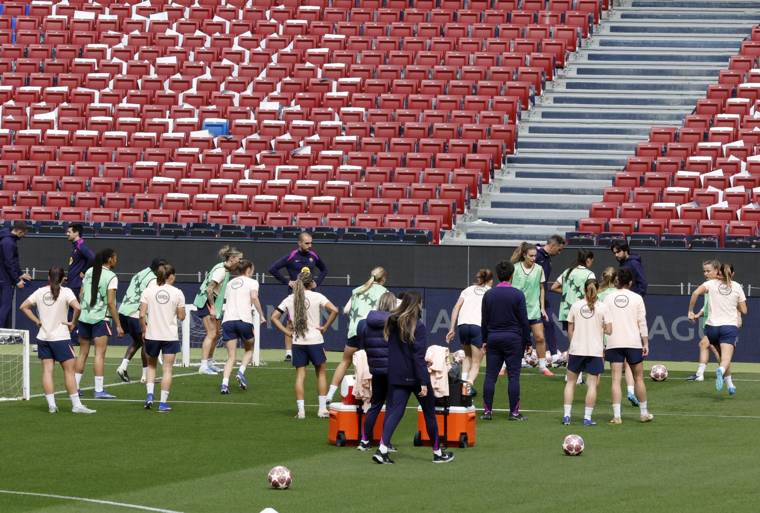 Alexia, Legend at Spotify Camp Nou: A Duel of Titans Against Real Madrid