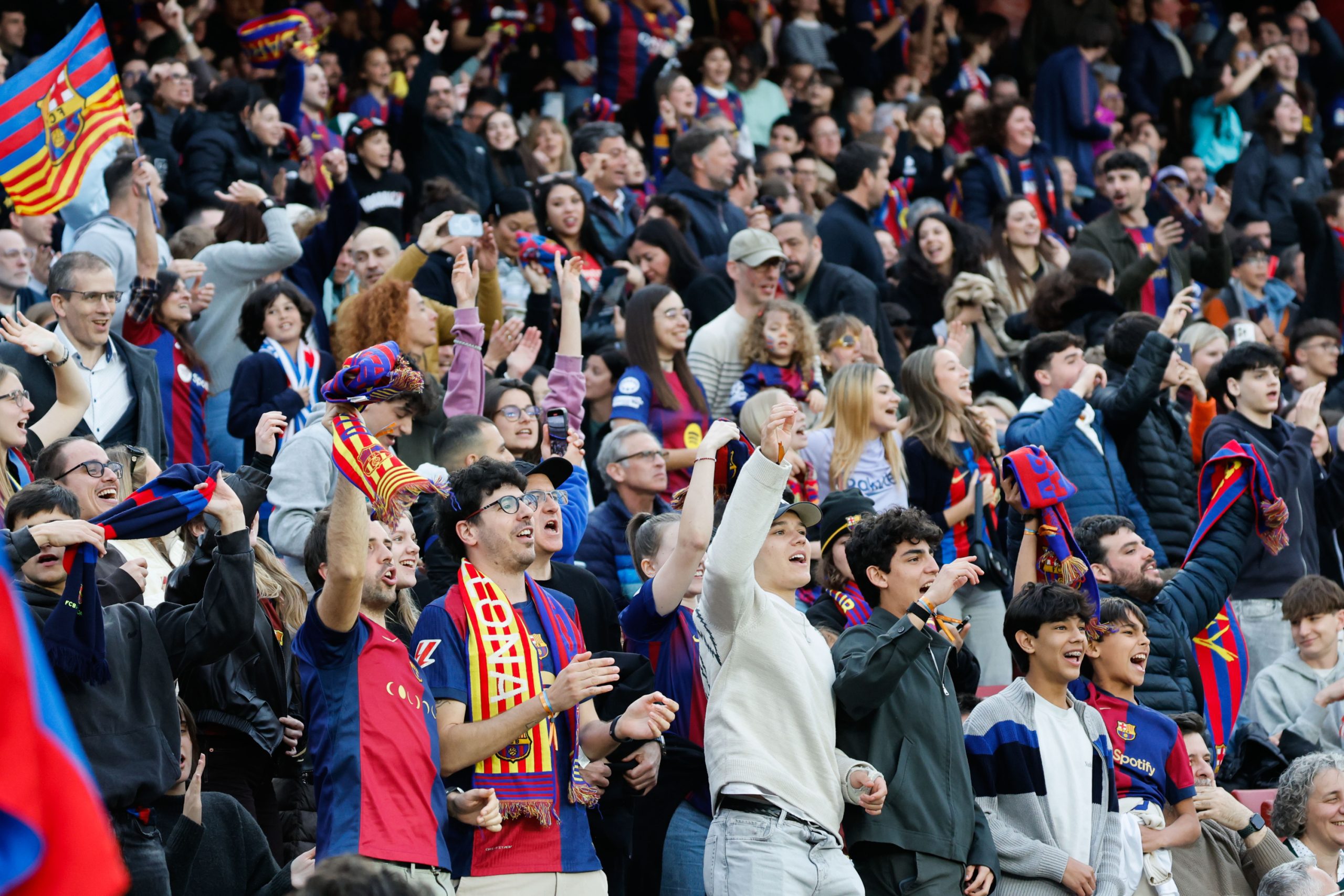The Camp Nou is tinged with Blaugrana glory: Barça Women humiliates Real Madrid and dreams of the Champions League The Camp Nou is tinged with Blaugrana glory: Barça Women humiliates Real Madrid and dreams of the Champions League
