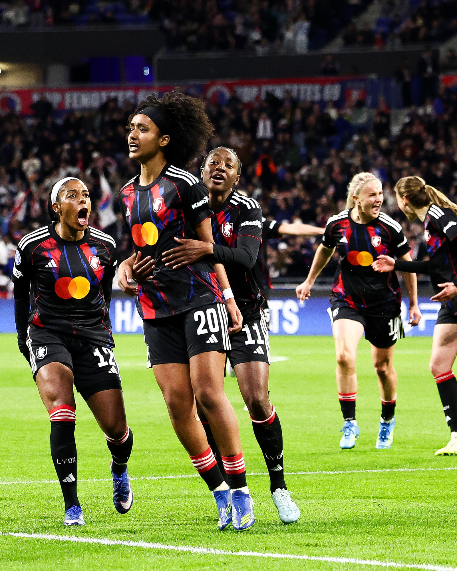 Epic comeback from OL Lyonnes! Giráldez takes his team to the Champions League semi-finals against a combative Wolfsburg Epic comeback from OL Lyonnes! Giráldez takes his team to the Champions League semi-finals against a combative Wolfsburg