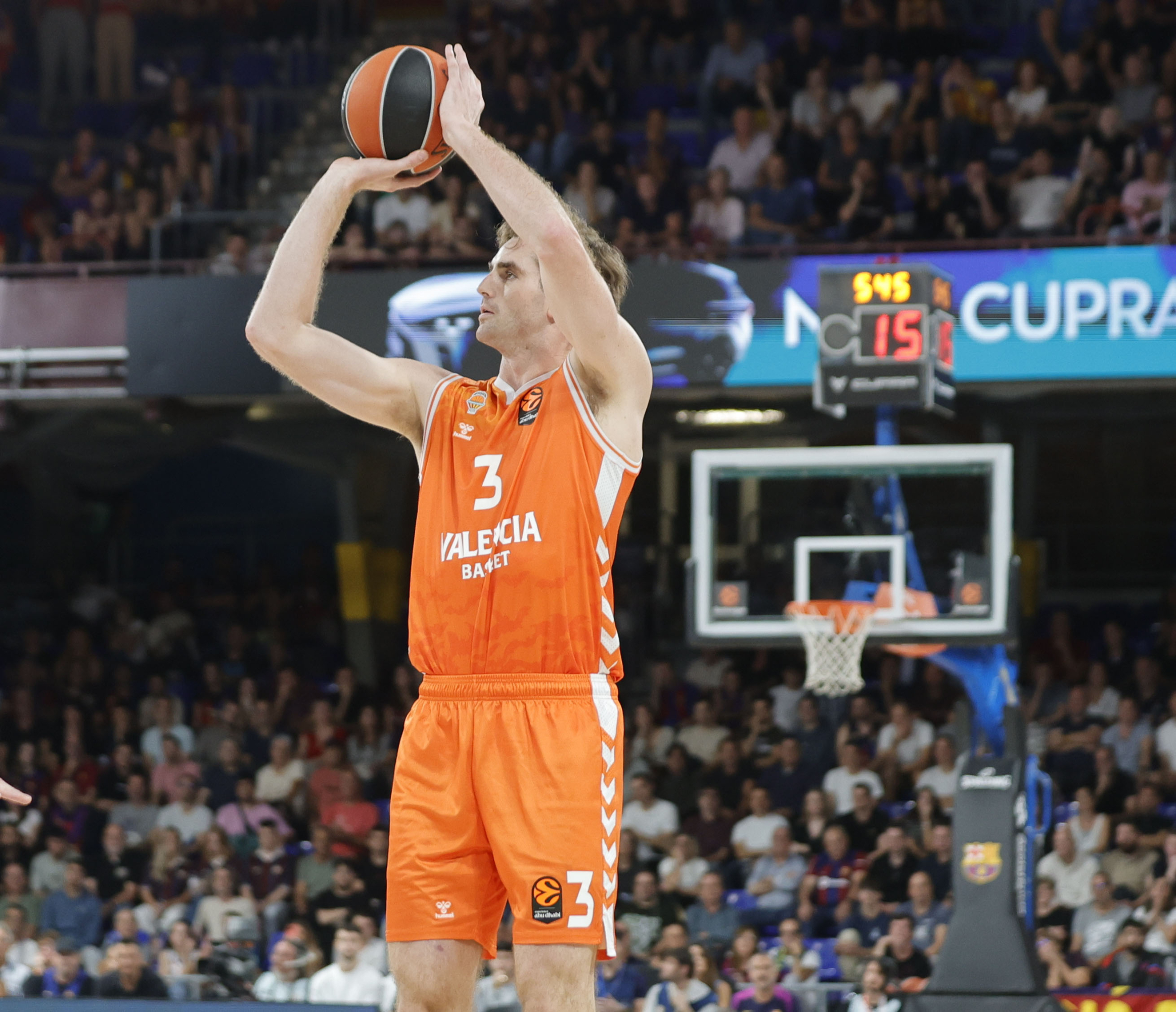 Reuvers Unleashes the Taronja Fury! Valencia Basket Conquers Bologna and Dreams of the Top 6 of the Euroleague