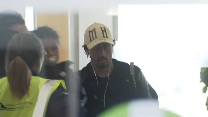 Raphinha Regresa a Barcelona: Acelerando su Recuperación para el Clásico