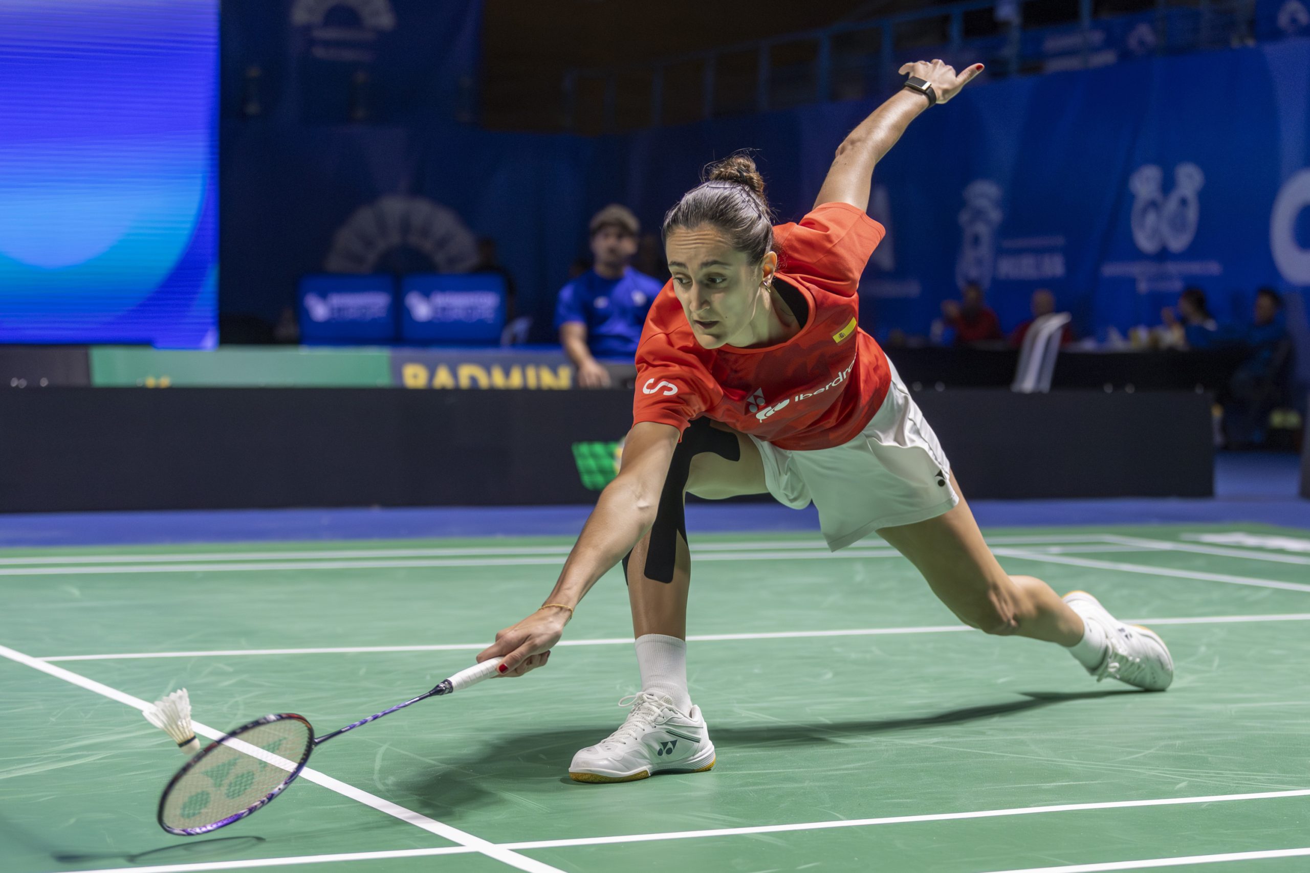 Huelva Vibra con el Bádminton: Arranca el Europeo con Victorias Españolas y Homenaje a una Leyenda