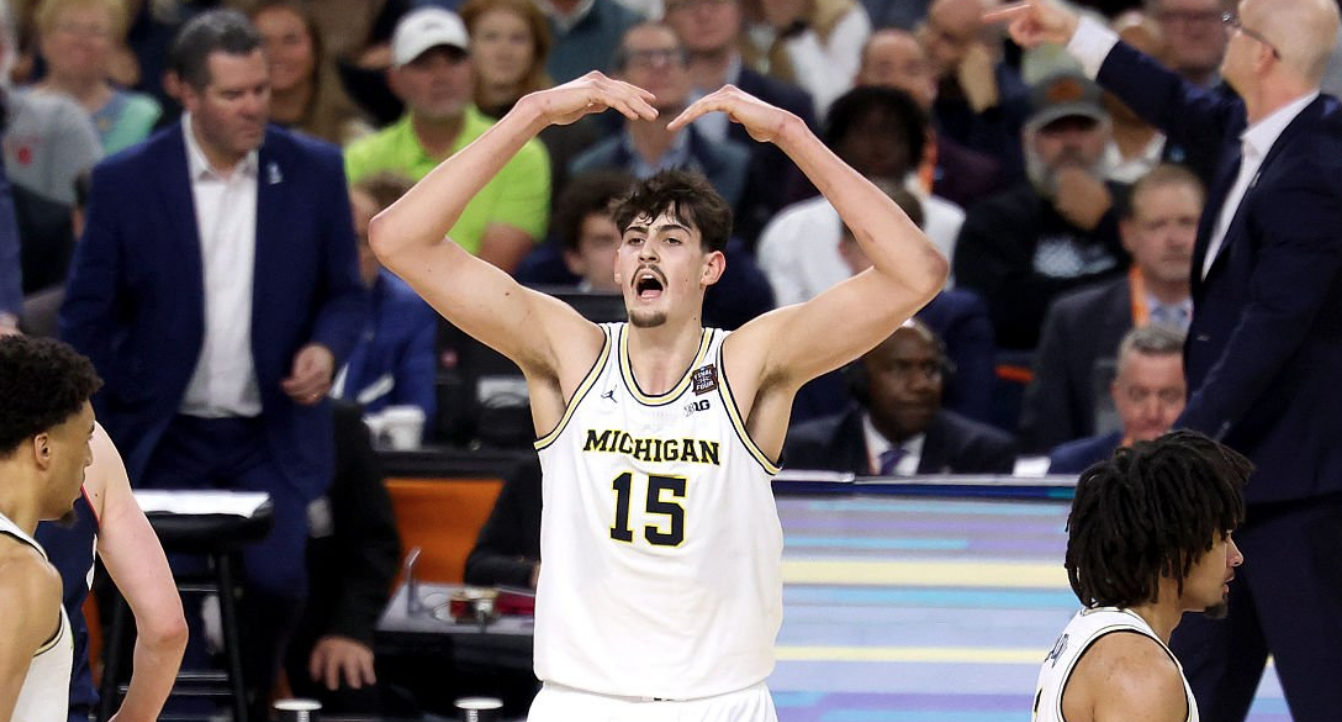 El Gigante Español Aday Mara Conquista la NCAA: Un Unicornio en el Olimpo del Baloncesto
