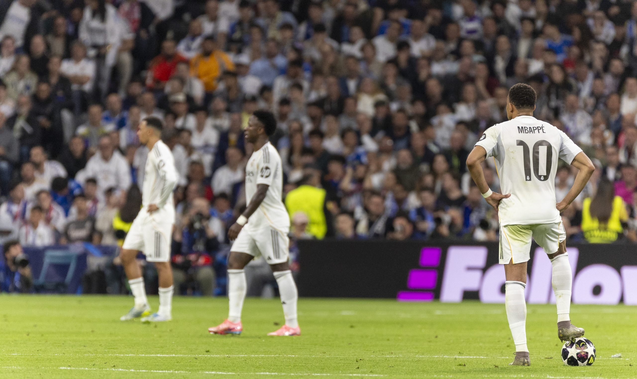 El Bernabéu aplaude un gesto inusual: Mbappé defiende, ¿es la clave del Madrid?