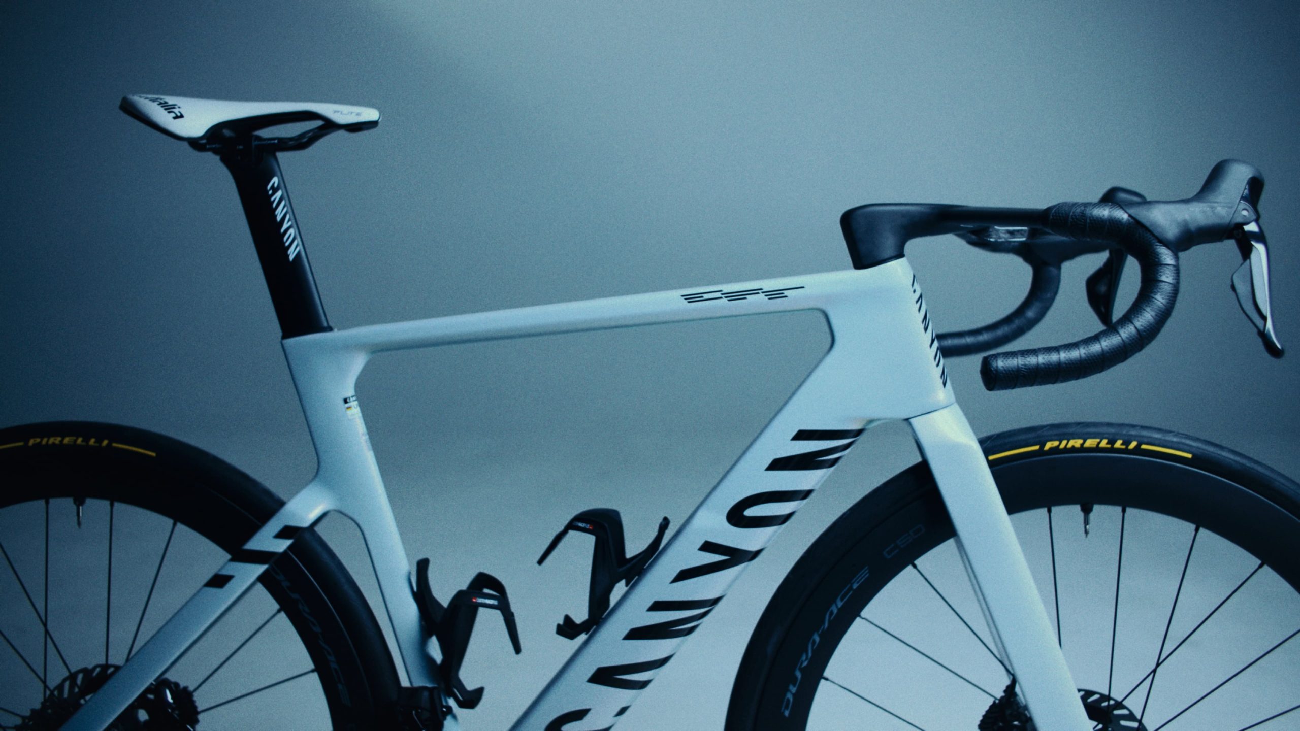 Mathieu Van der Poel estrena la Canyon Endurace CFR: la bici que reinventa el gran fondo