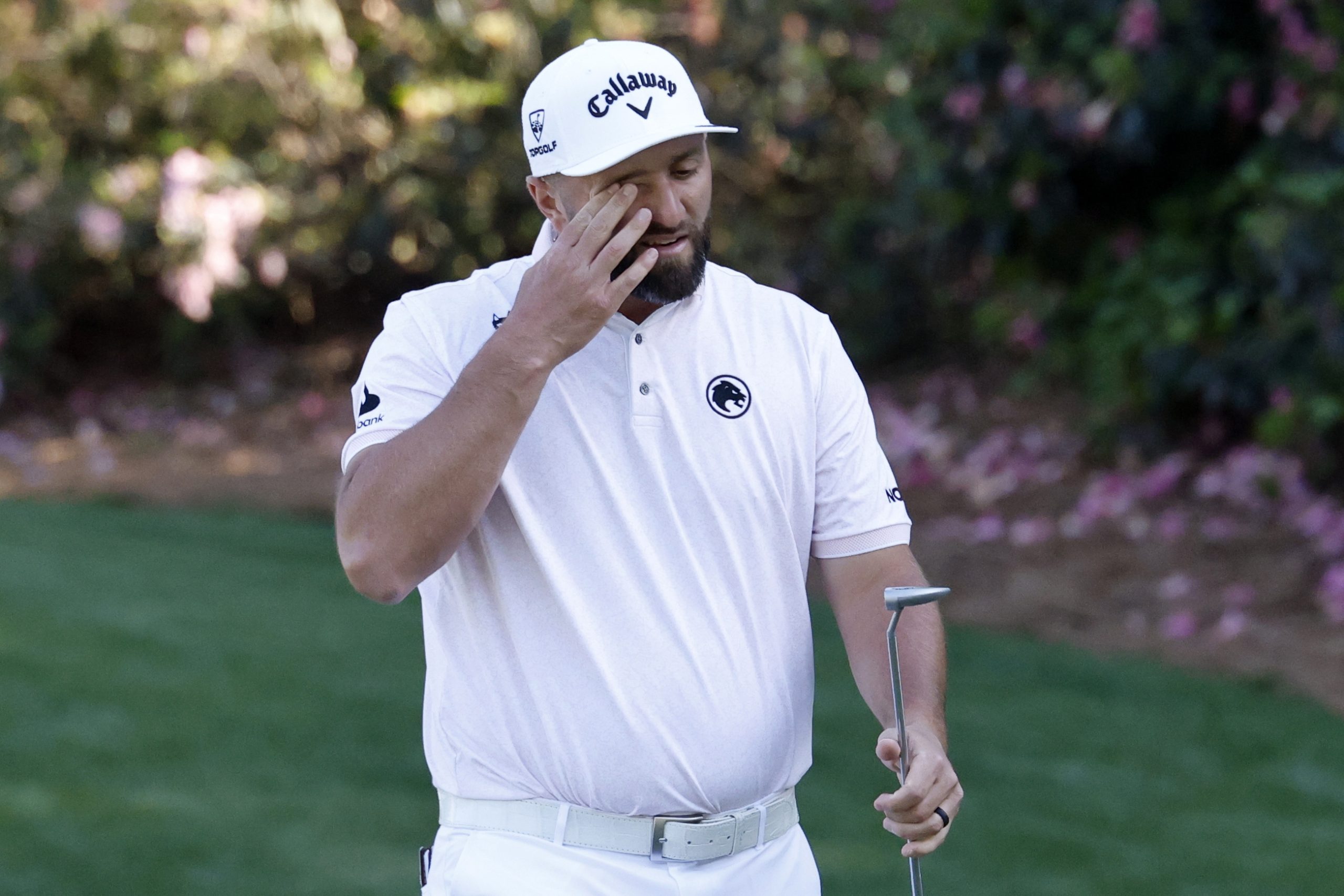 Rahm Lucha Contra la Adversidad en Augusta: Un Inicio Tormentoso que Exige una Remontada Épica