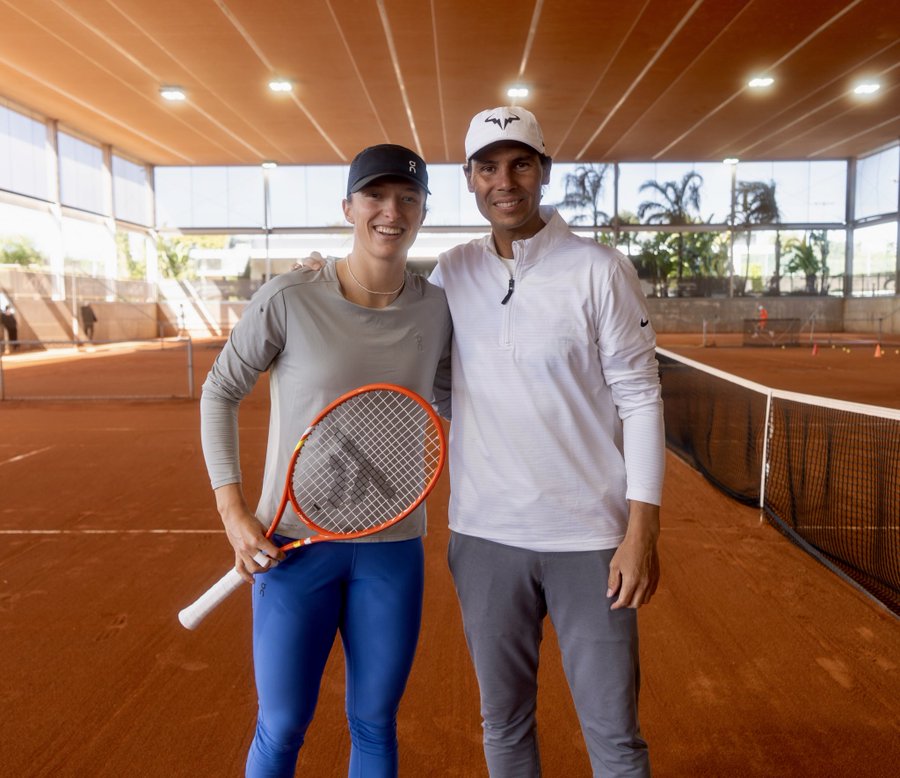 El entrenamiento de Iga Swiatek con Rafa Nadal: ¿La combinación letal que dominará la temporada en tierra batida?