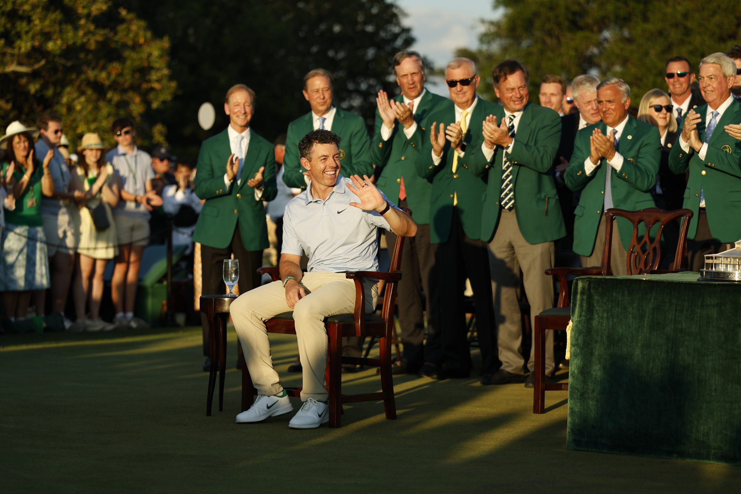McIlroy, Maestro de Augusta: Un Triunfo Forjado en la Paciencia y la Resiliencia