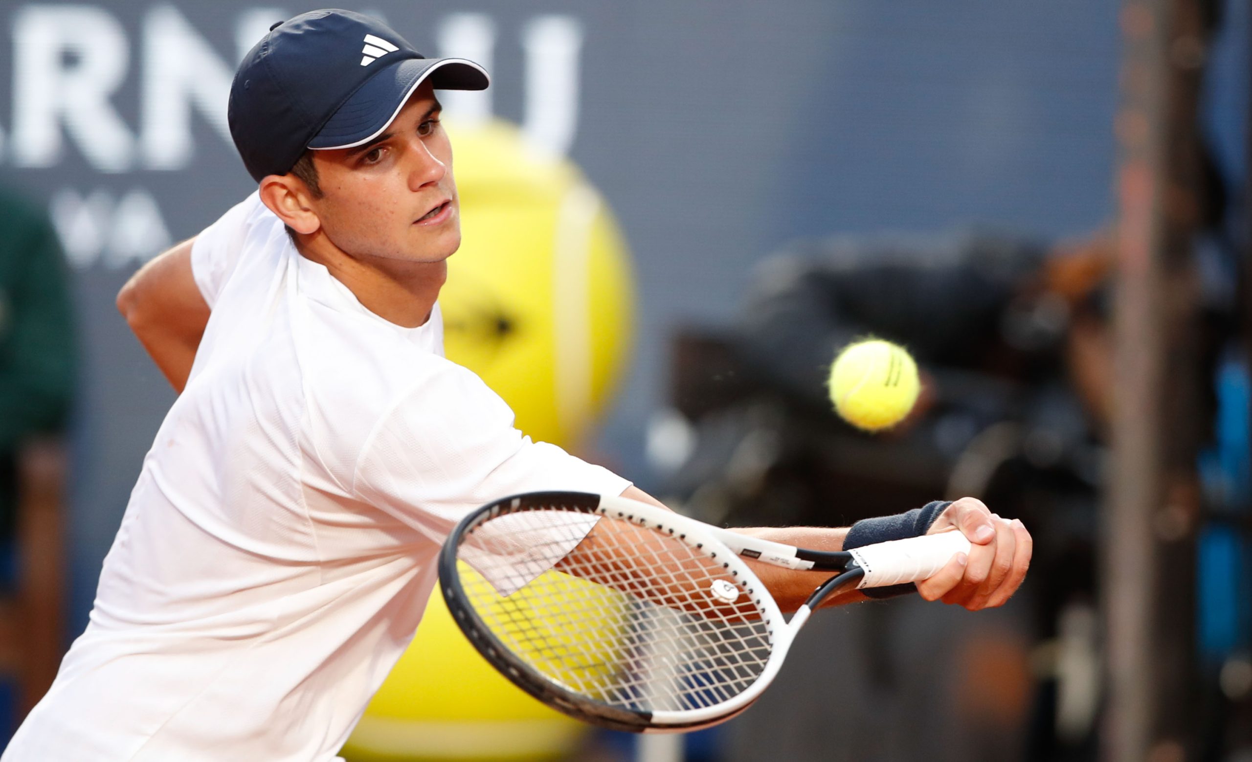 Jódar vs. Fils: La Nueva Guardia del Tenis Desata una Batalla Épica en Barcelona
