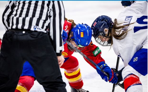 España Lucha Hasta el Final pero Cae Ante Gran Bretaña en el Mundial de Hockey Hielo Femenino