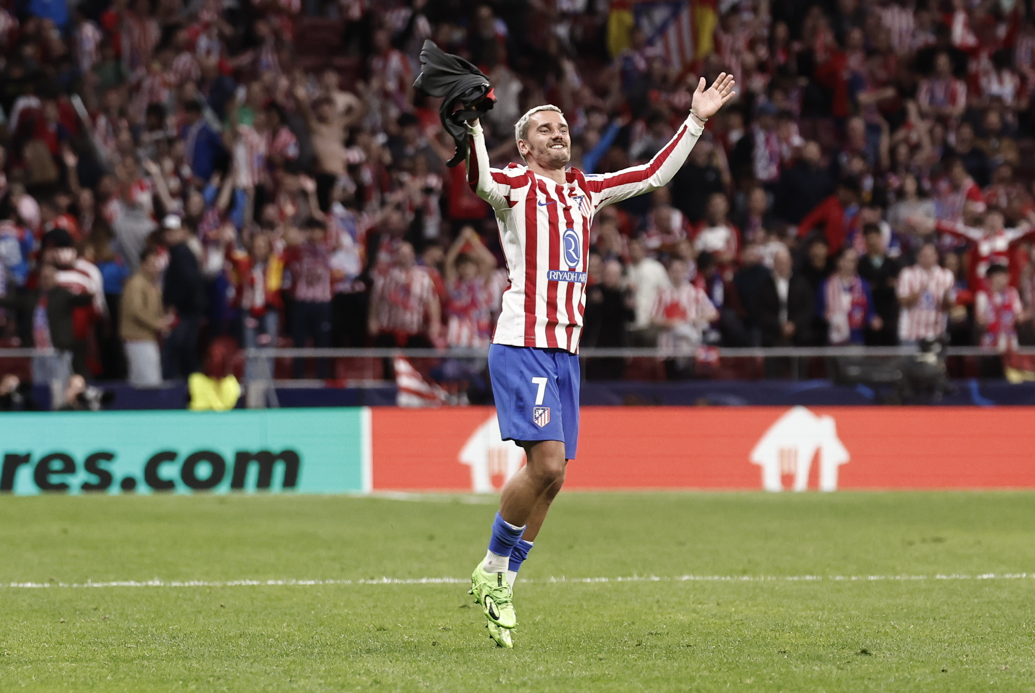 ¡Éxtasis en el Metropolitano! El Atlético de Madrid Desafía a Europa y Sueña con el Doblete
