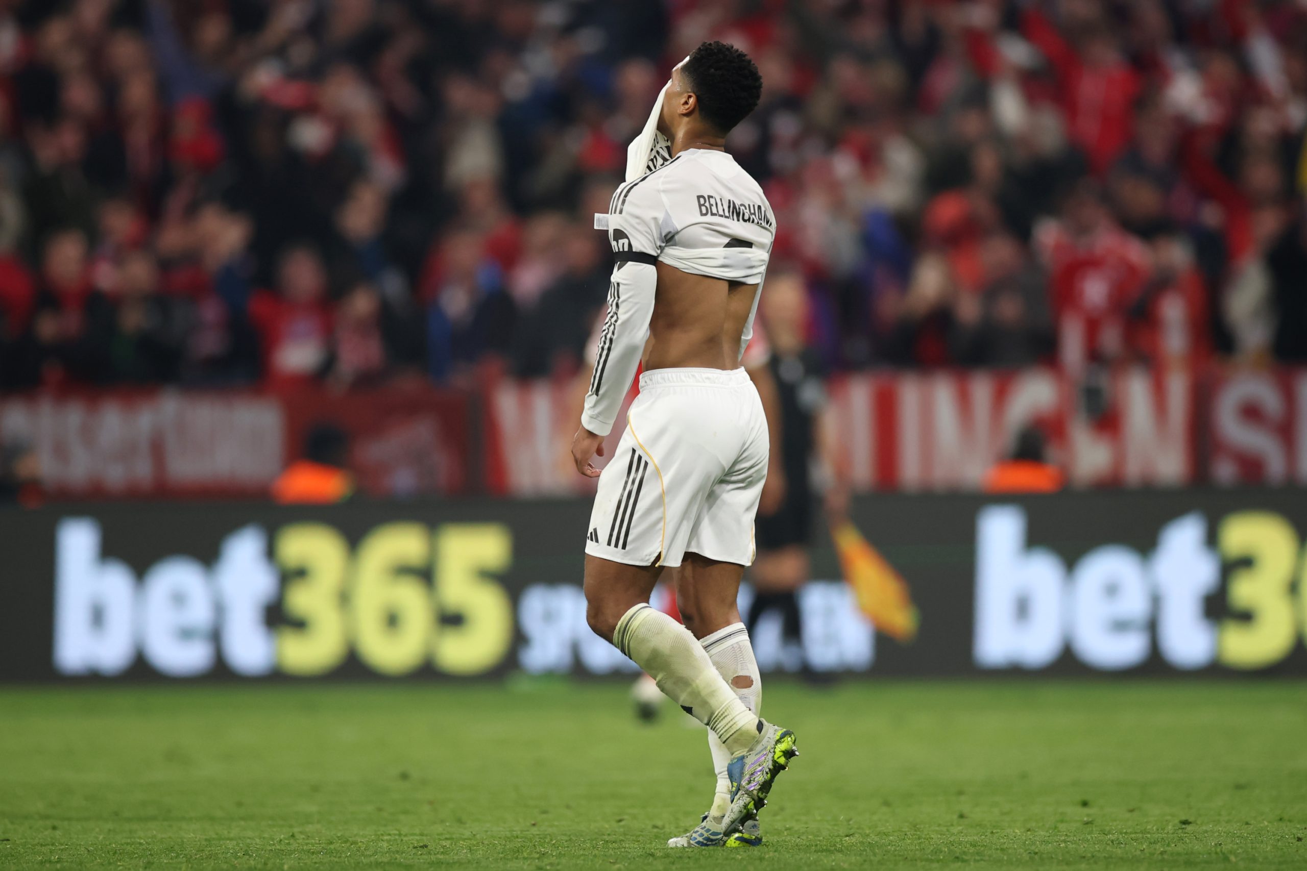 El Real Madrid, en el filo de la navaja: la autocrítica de Álvaro Benito tras el KO europeo