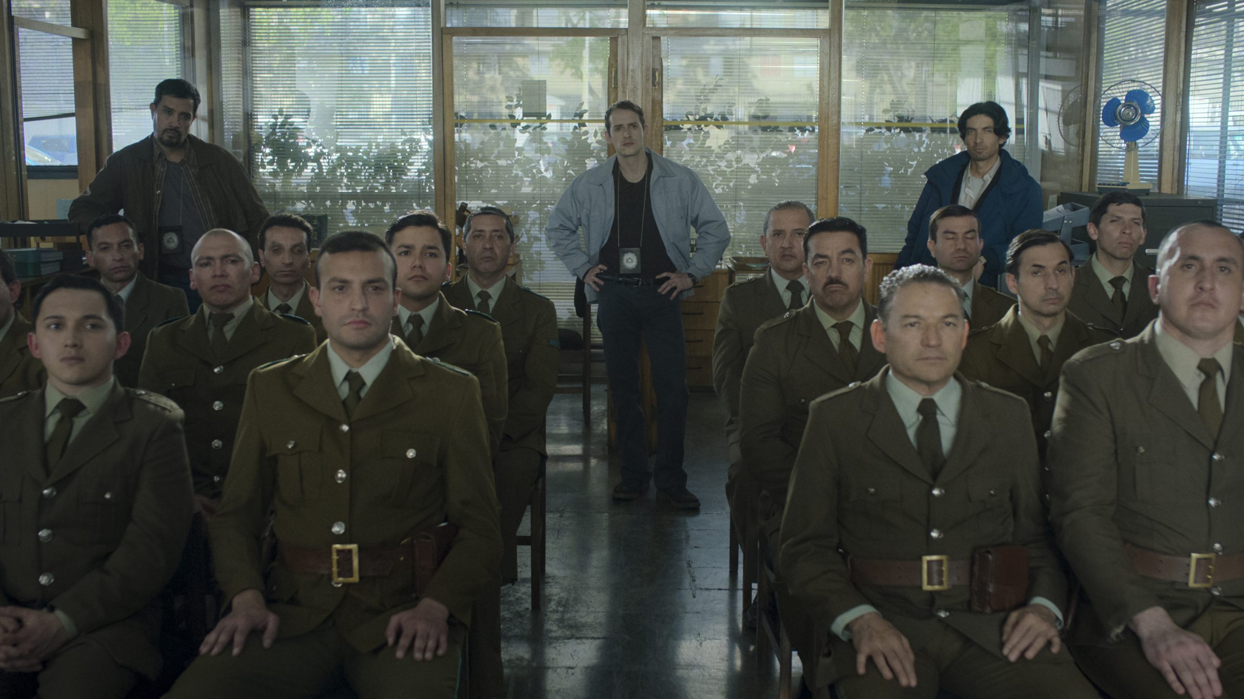 'Alguien Tiene Que Saber': El Thriller Chileno que Conquista Netflix España con un Caso Real que Desafía la Fe y la Justicia