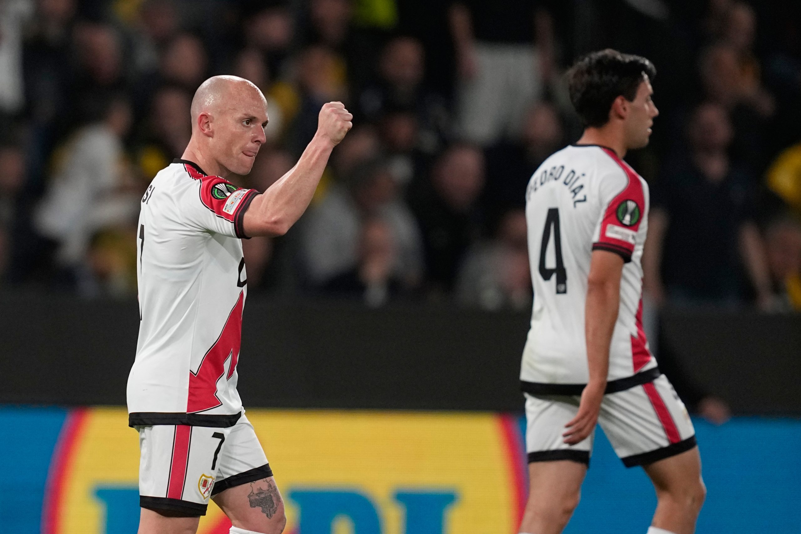 El Rayo Vallecano Resiste la Tormenta Griega y Alcanza las Semifinales de la Conference League