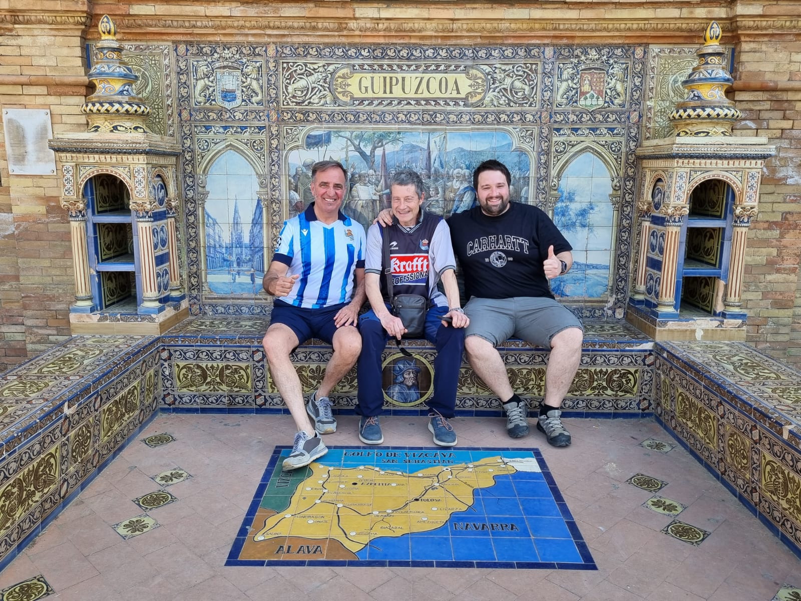 La Real Sociedad se adueña de Sevilla: Un ambiente festivo antes de la gran final