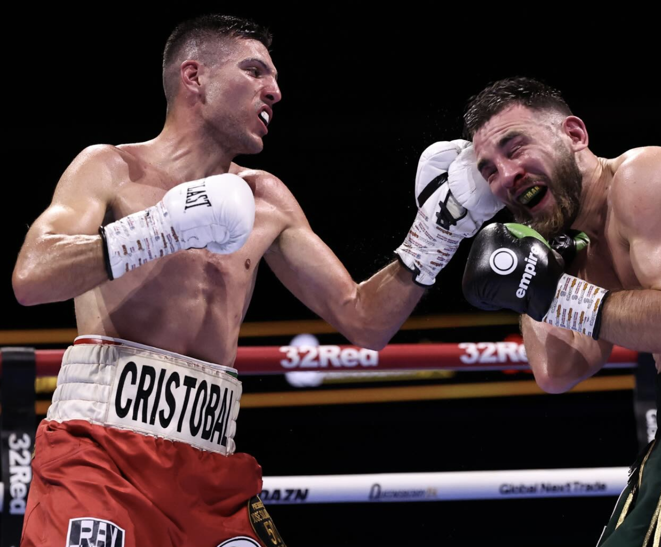 Lorente Conquista Glasgow: Revancha Épica y Pasaporte al Mundial