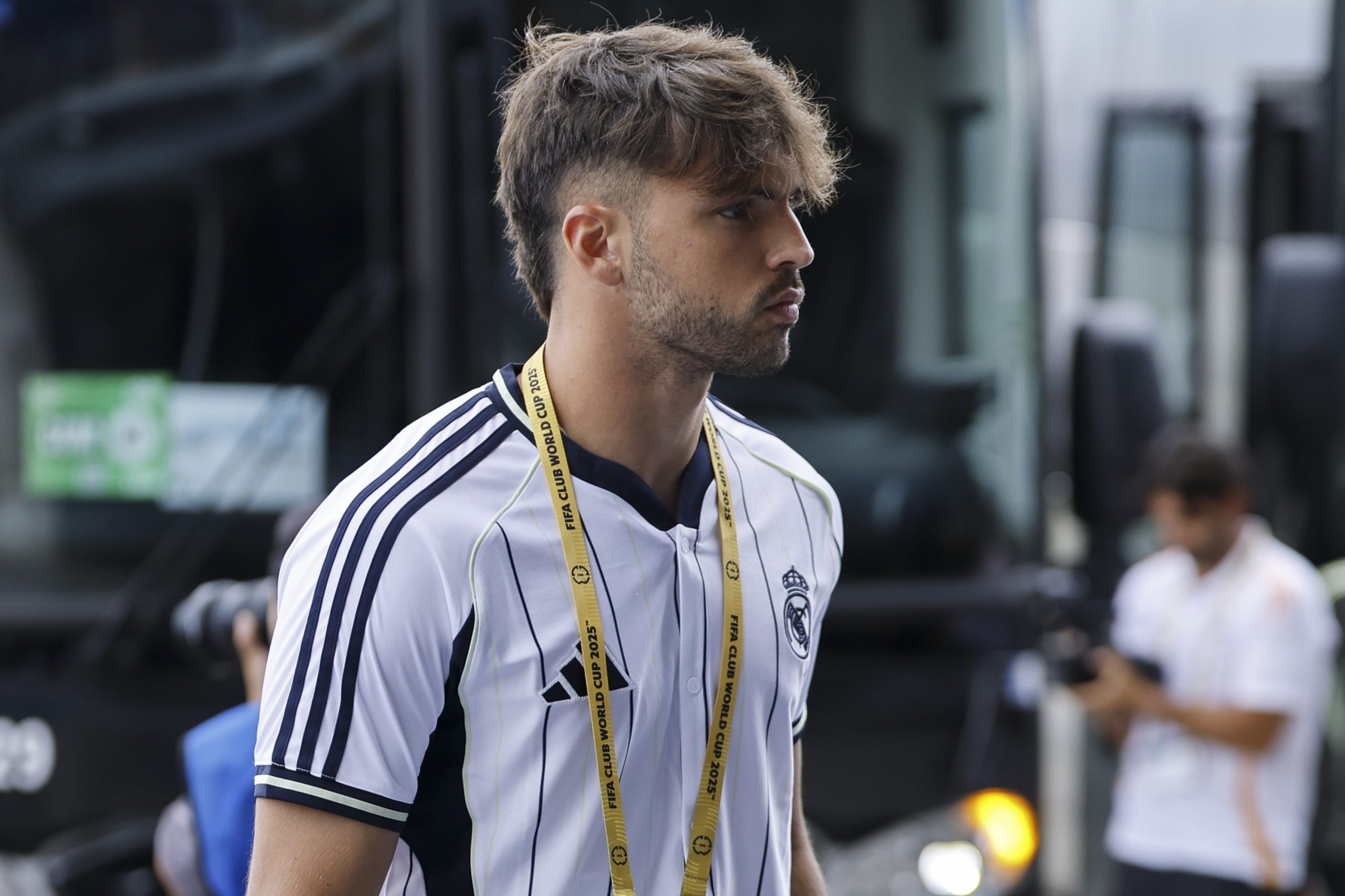 Raúl Asencio: Crisis de Salud Complica su Futuro en el Real Madrid